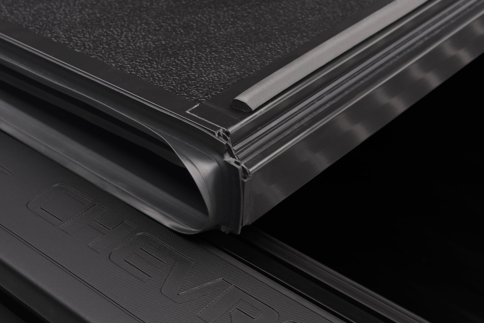 BAK G2 Hard Folding Tonneau Cover 2014-19 Silverado/Sierra 6' 6" Bed (Open Box)