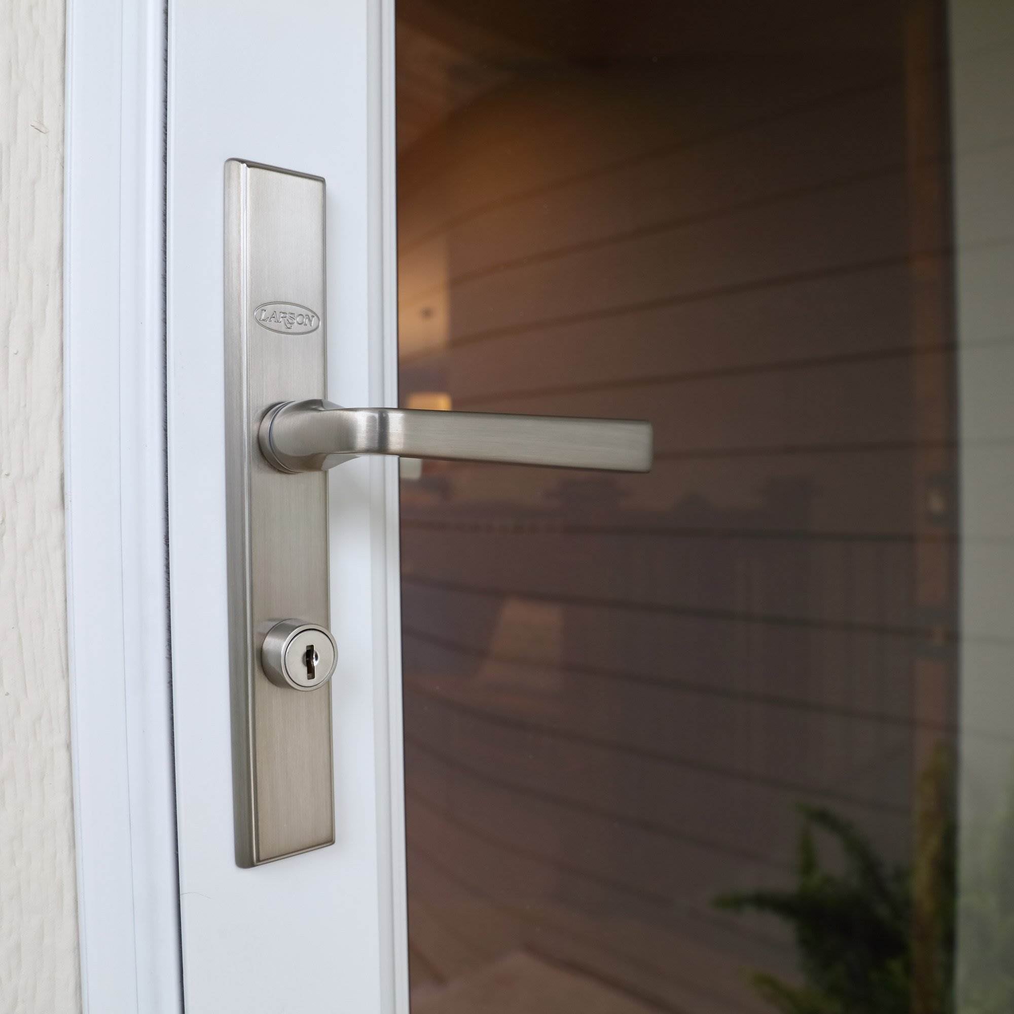 Larson EasyHang Fullview Low-E Left Hinge 36" White Storm Door & Nickle Handle