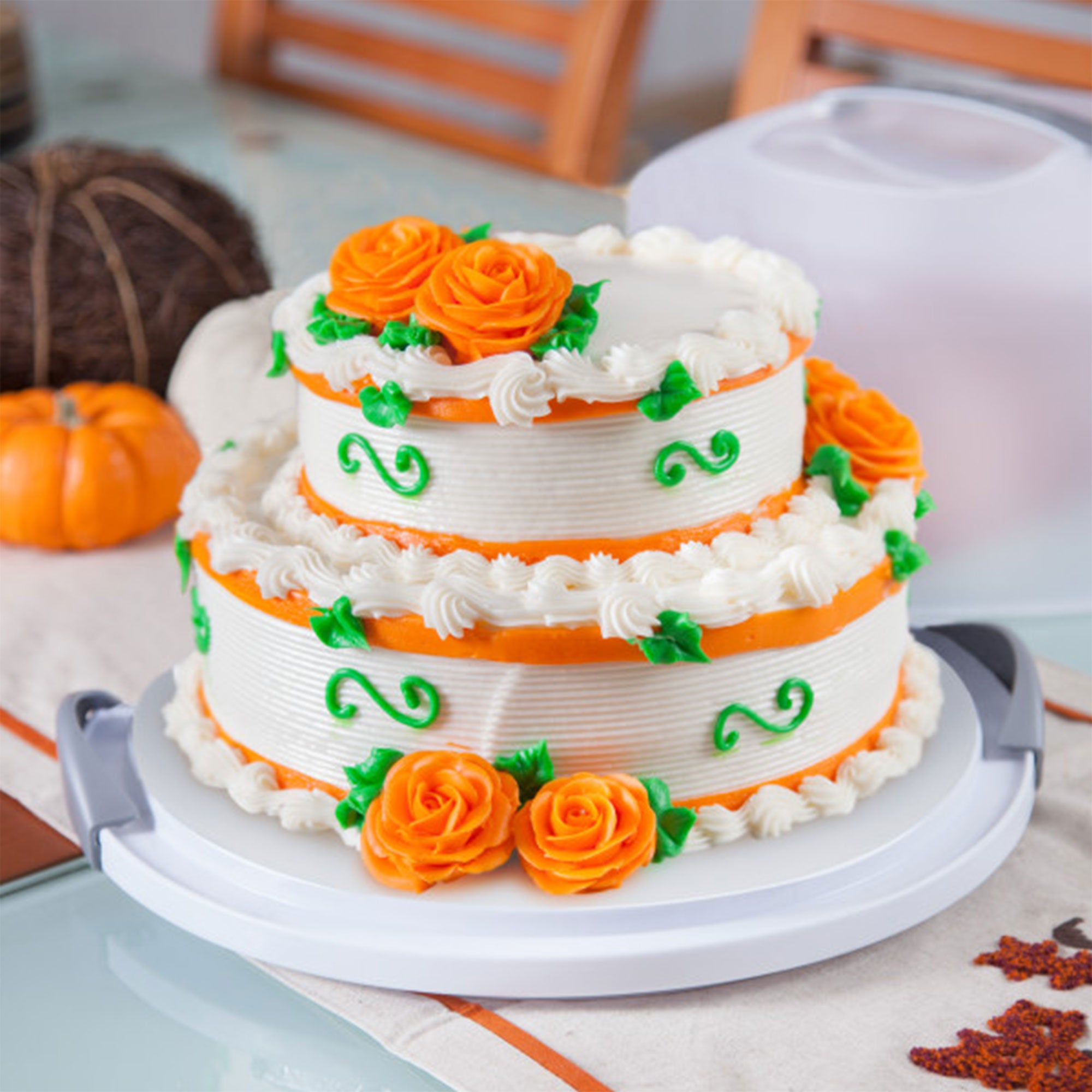 Sterilite Portable Latching Cake Server Carrier Keeper with Handles (8 Pack) - VMInnovations