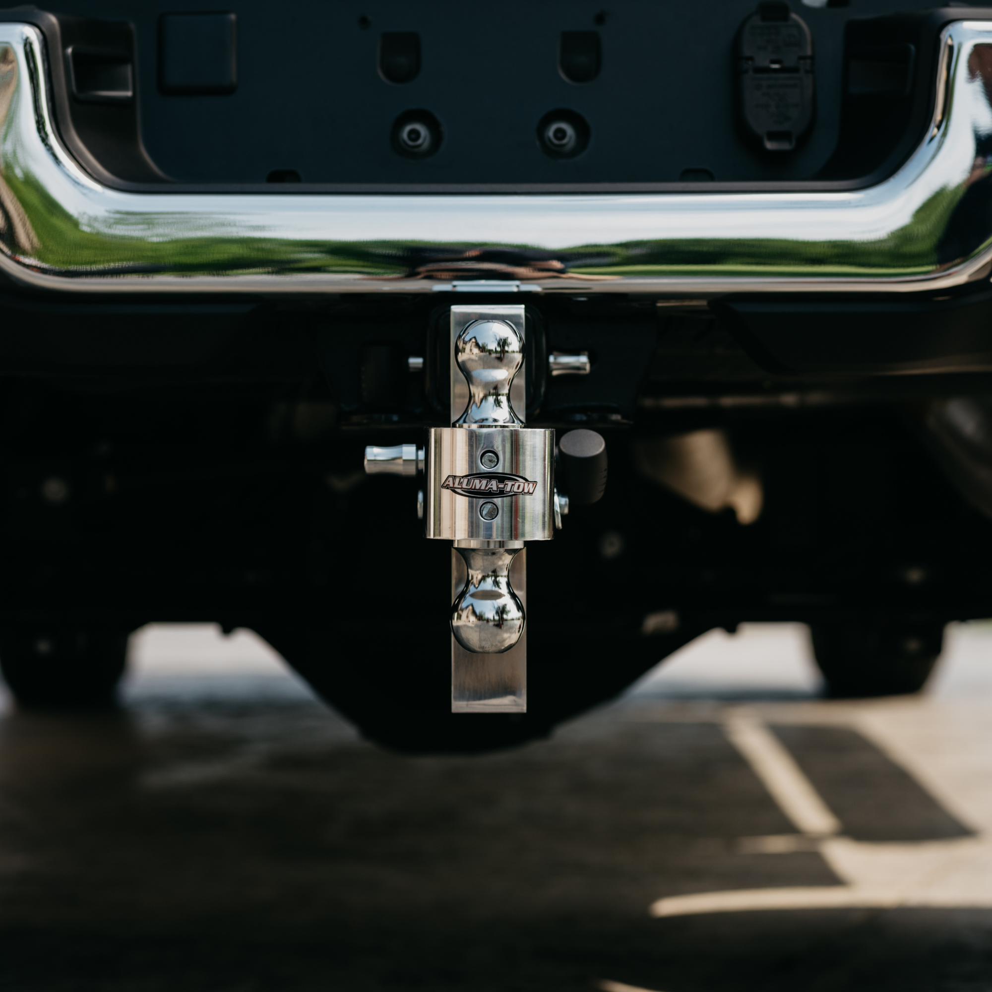Uriah Products Aluminum Hitch Mount with up to 8 Inch Rise and Drop (Open Box) - VMInnovations