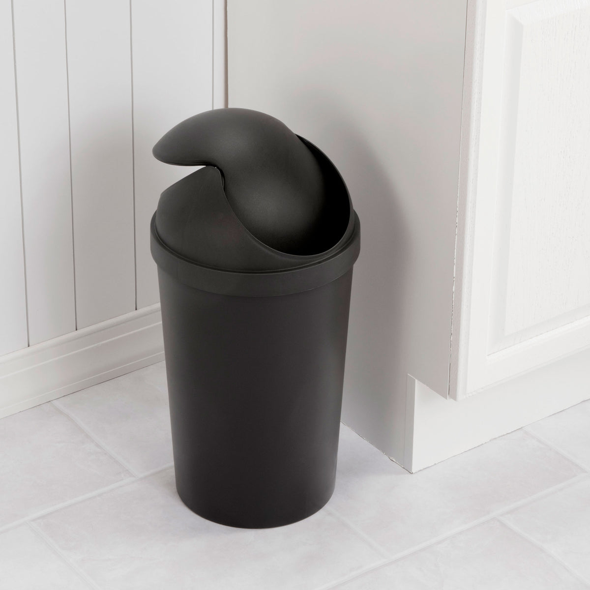 Sterilite 10839006 3 Gallon Round Swing Top Plastic Wastebasket, Black (Open Box)