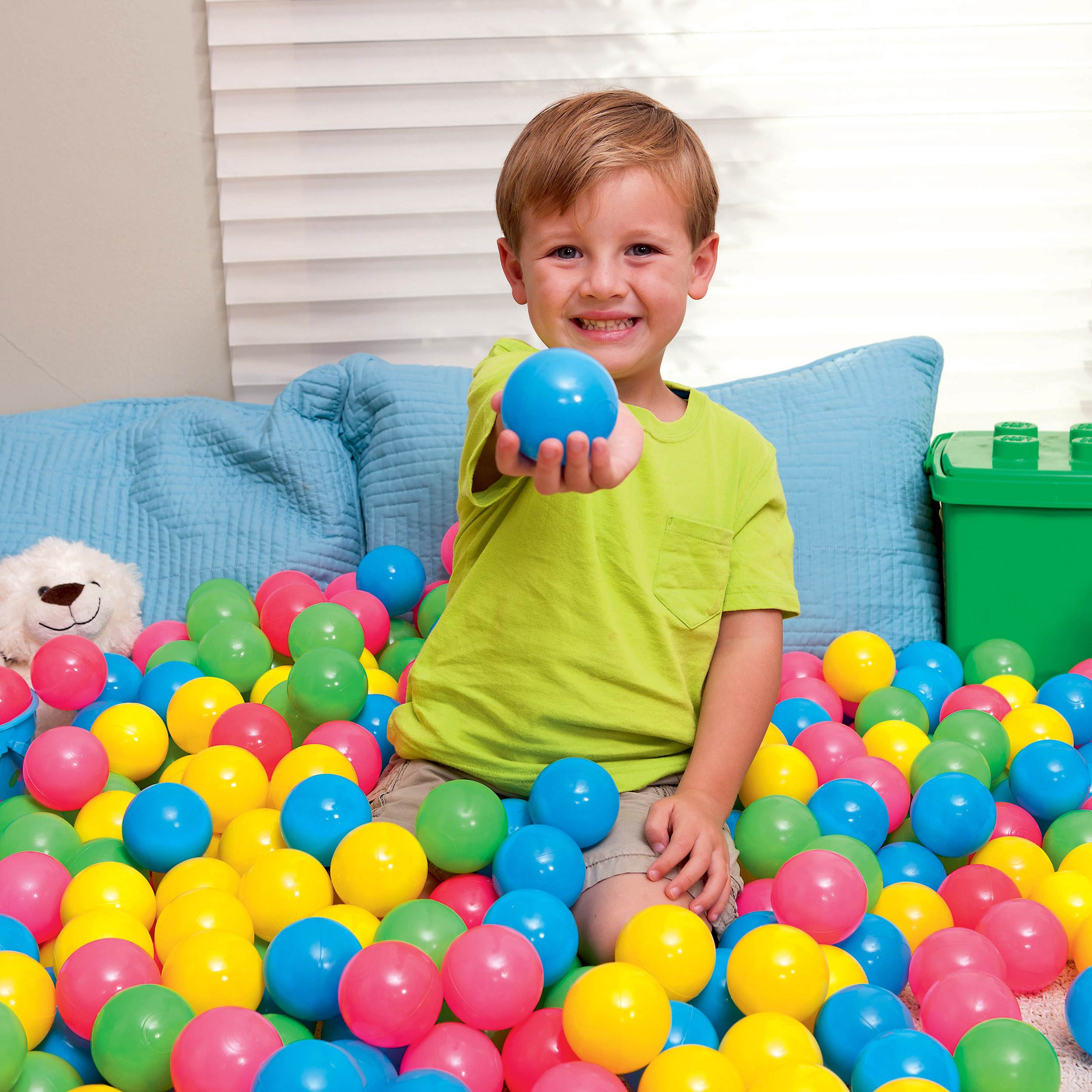 Bestway 93510E Plastic Play Balls for Kids 12 Months to 5 Years Old (200 Count)