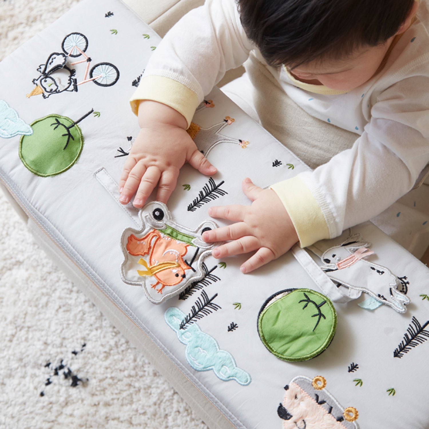 Asweets Wonder & Wise Square Baby Chair w/ Removeable Tray & Handle (Damaged)