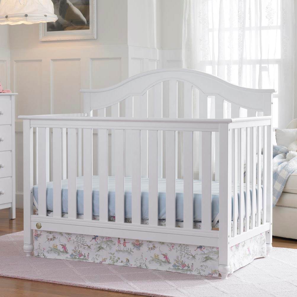 Fisher Price Kingsport 5 in 1 Crib and 6 Drawer Double Chest Dresser, Snow White