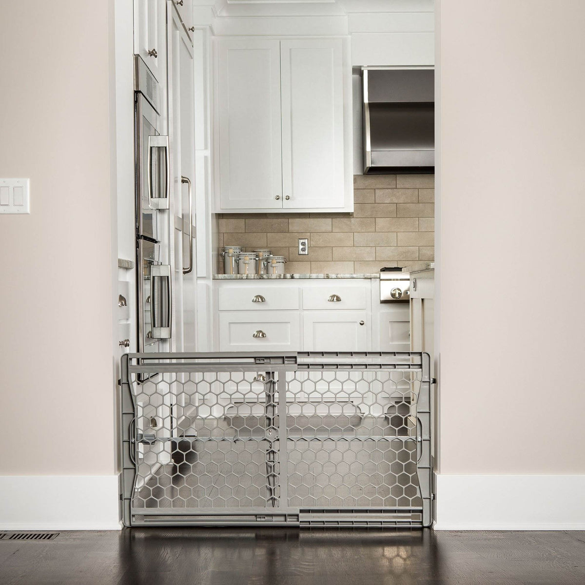 Regalo Plastic Expandable Easy Set Up 23" Tall Baby & Pet Safety Gate (2 Pack)