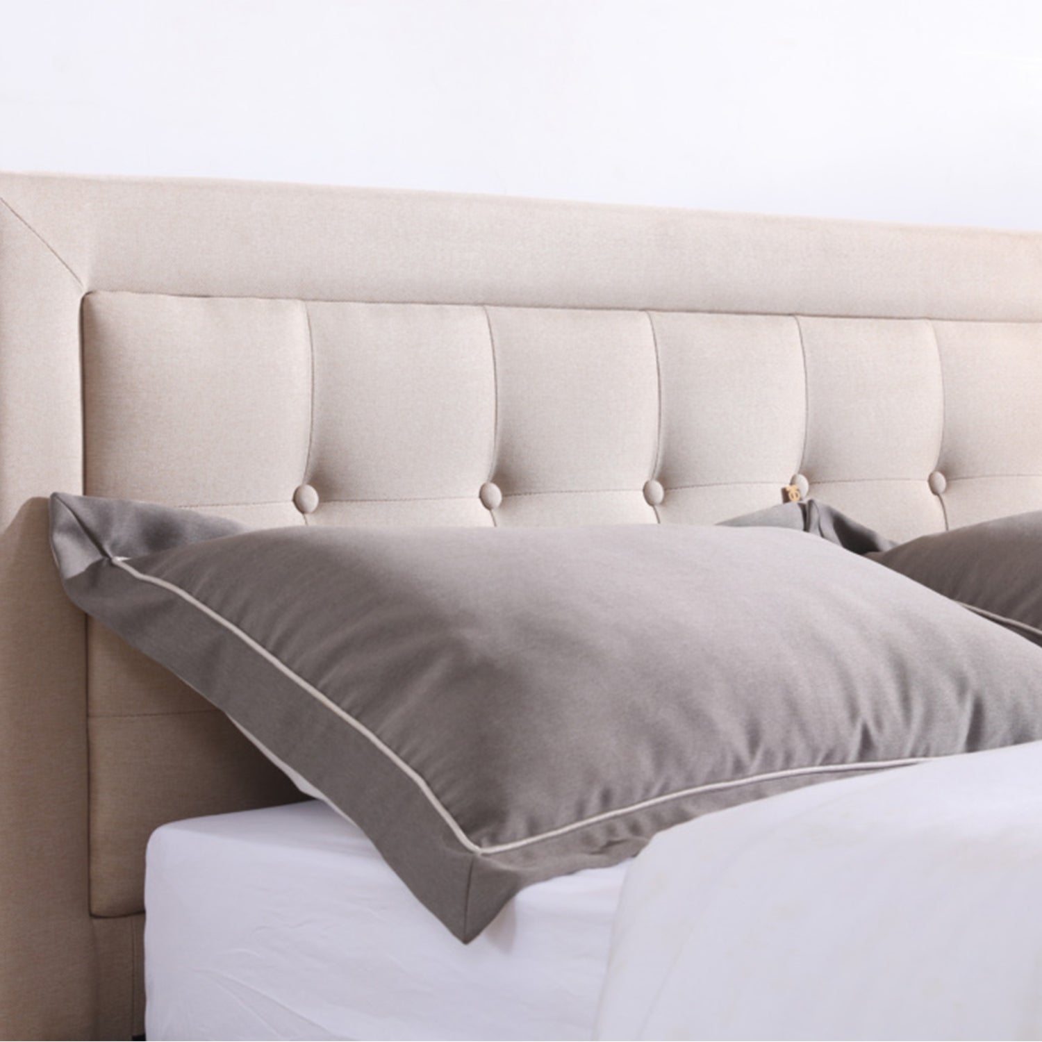 Classic Brands Mornington Compact Low Profile Platform Bed Frame, Queen, Linen