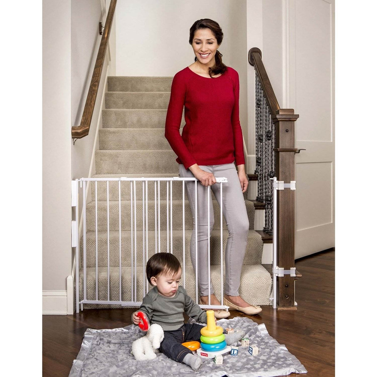 Regalo Top of Stairs 43 x 30.5 Inches Metal Frame Adjustable Baby Gate, White
