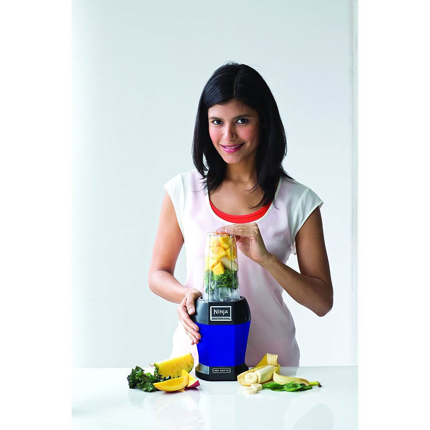 Nutri Ninja 900W Pro Smoothie Blender with Nutri Ninja Cups and 100 Recipe Book