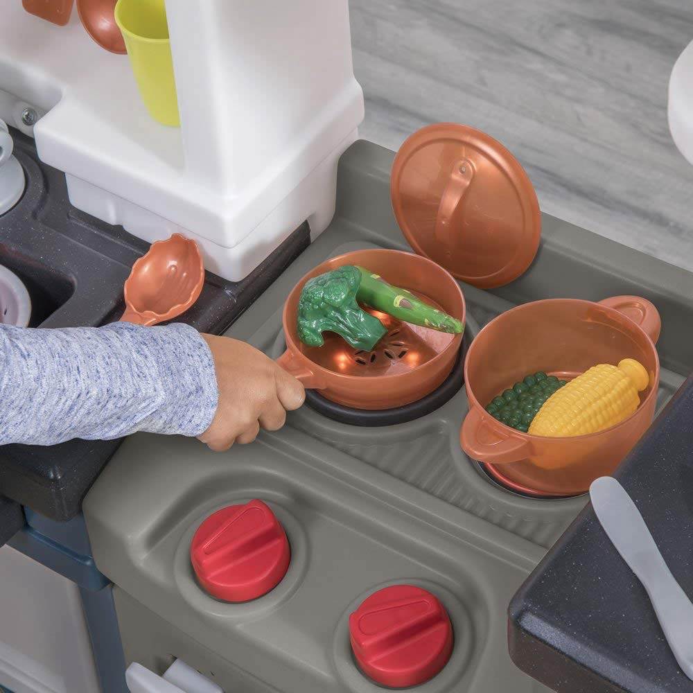 Step2 Plastic Pretend Play Modern Metro Kitchen (Open Box) - VMInnovations