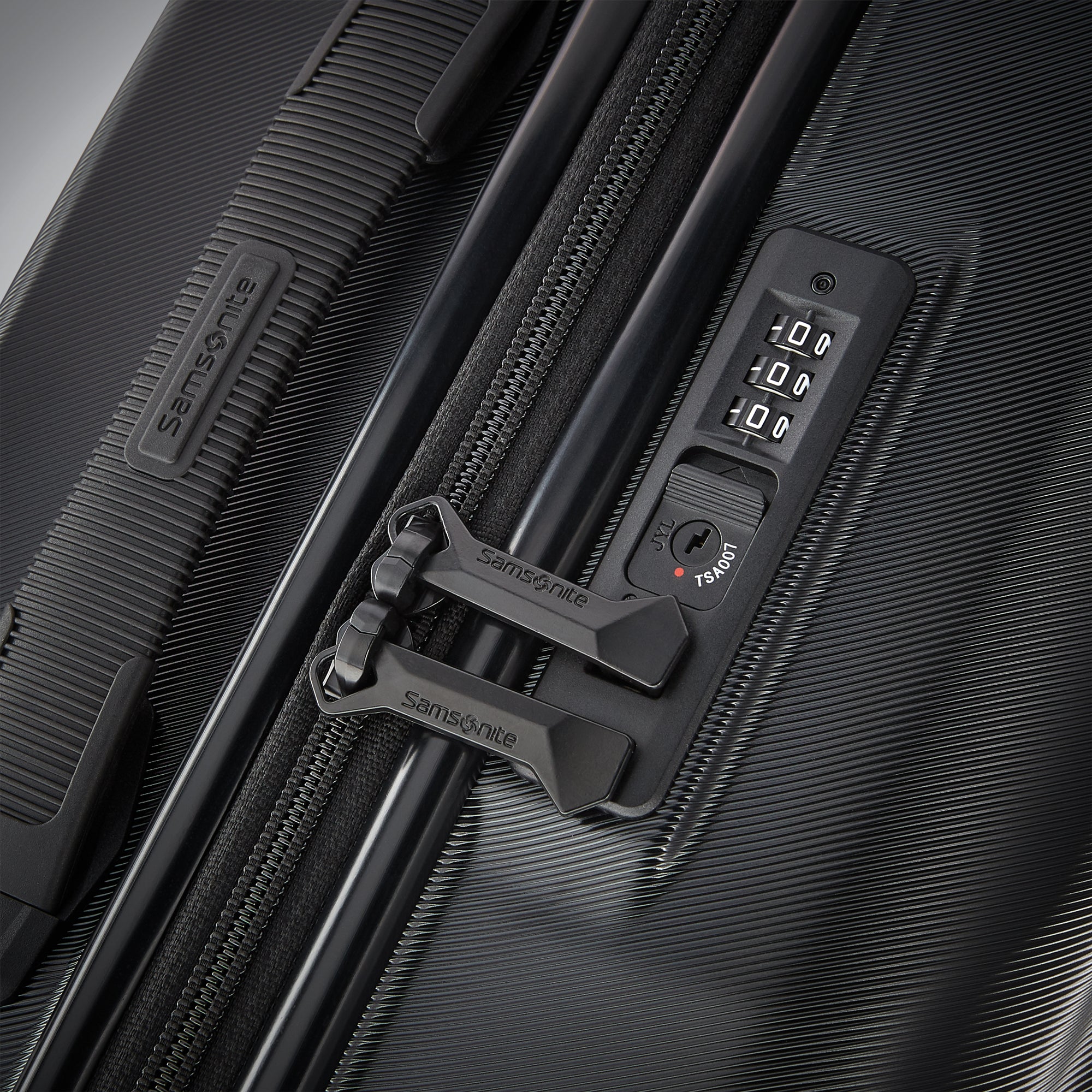 Samsonite Xcalibur XBT Spinner Hard Side Travel Carry On Suitcase (Used) - VMInnovations