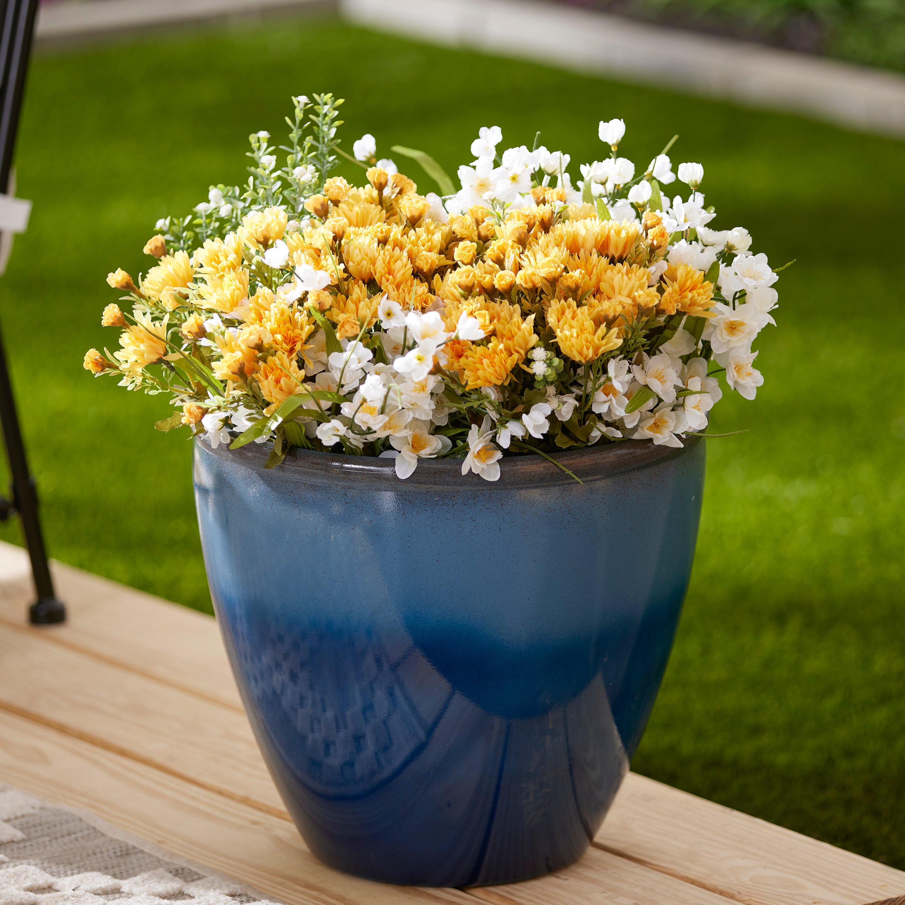 Suncast Seneca 16' Ombre Decorative Durable Resin Planter, Blue & Brown (6 Pack) - VMInnovations