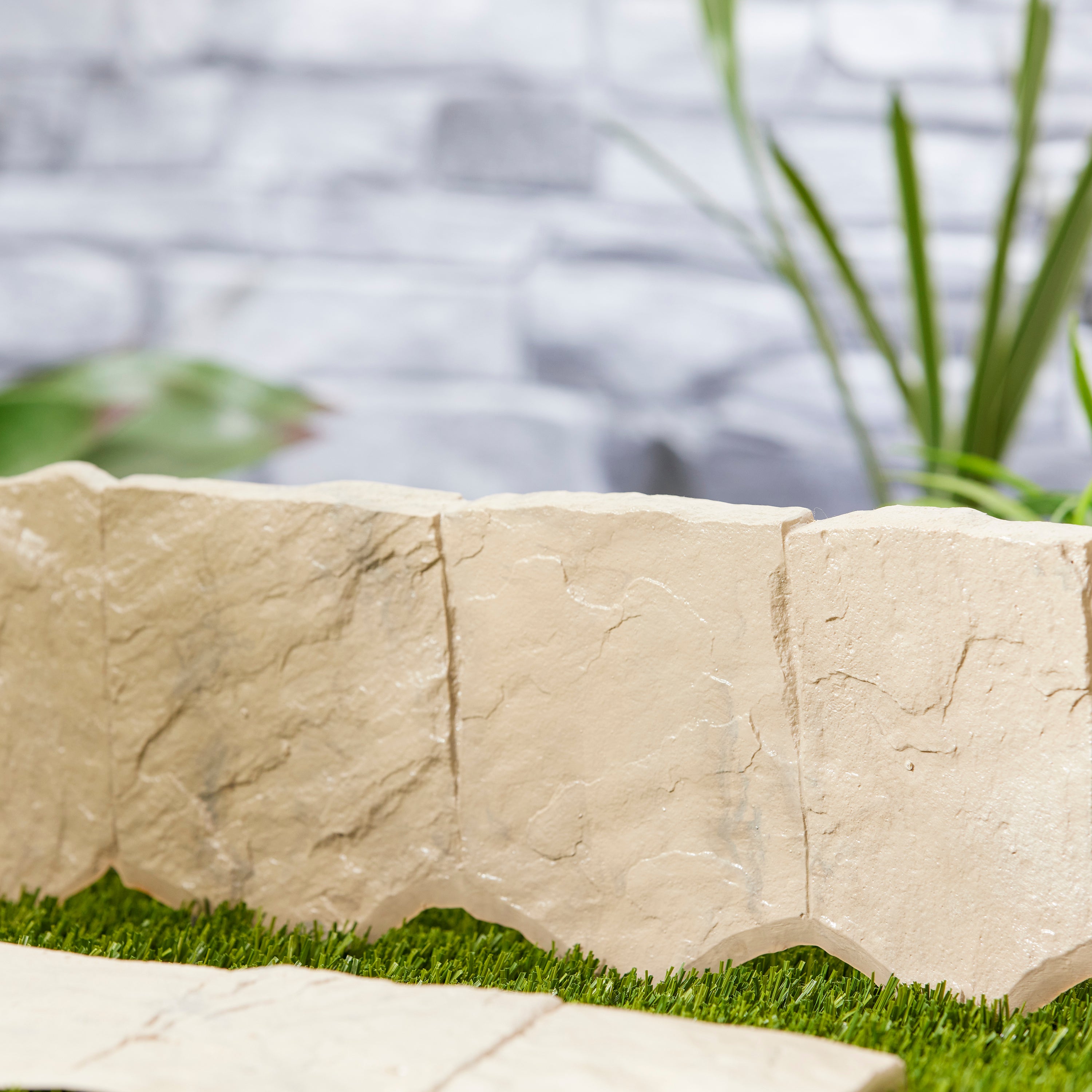 Suncast Landscape Design Border Decorative Natural Rock Stone Edging (10 Pack) - VMInnovations