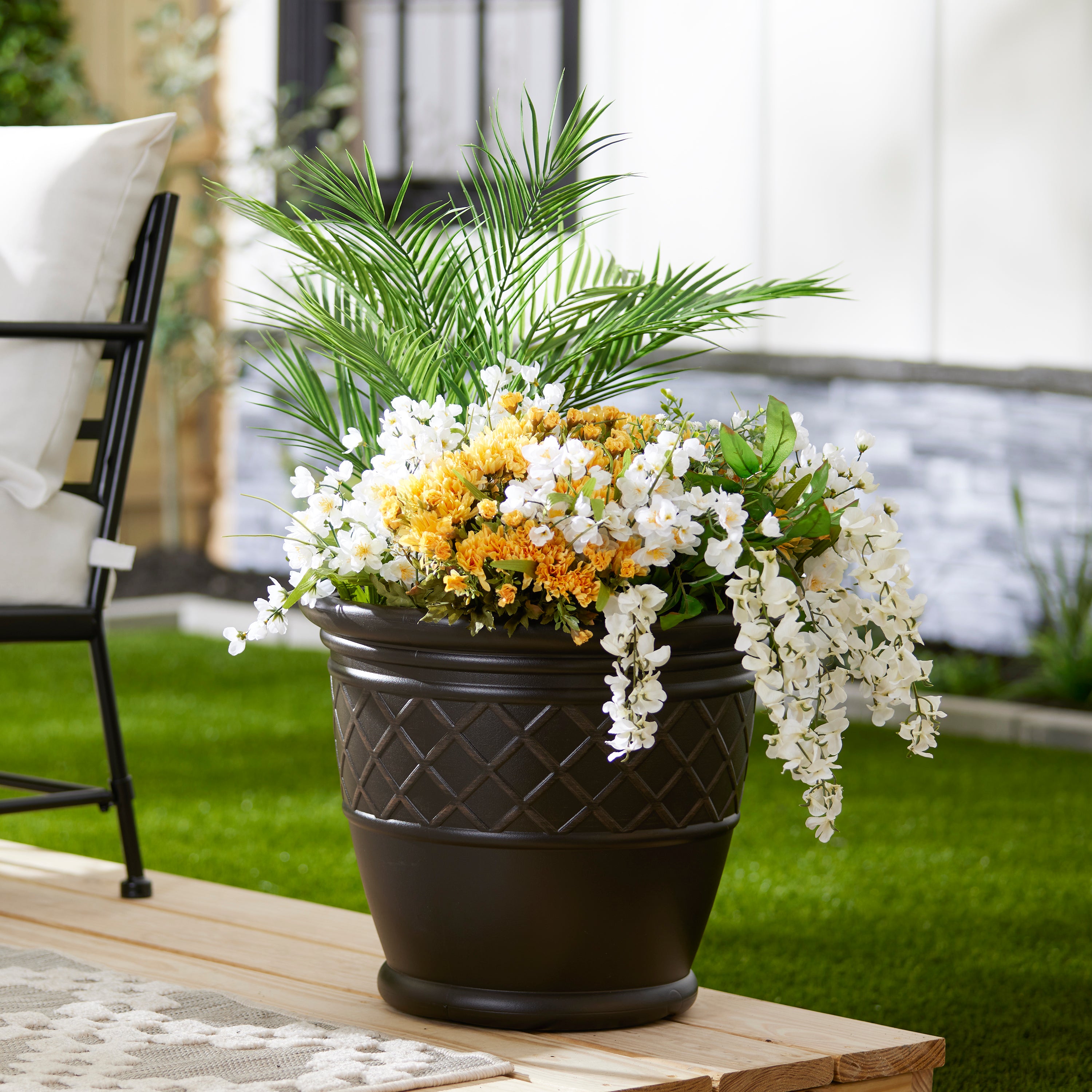 Suncast Atlin 18 Inch Resin Round Decorative Flower Pot Vase Box Planter, Java - VMInnovations