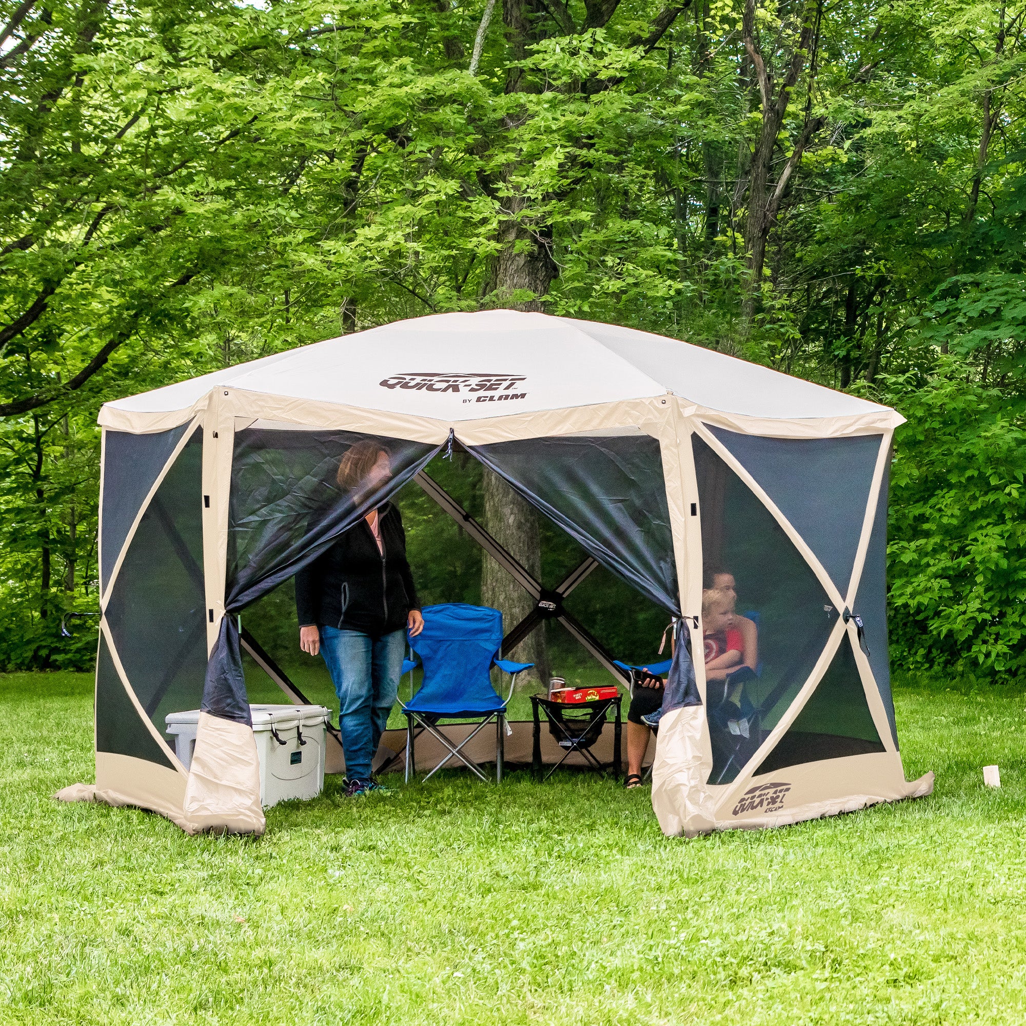 CLAM Quick Set Escape Portable Canopy Shelter and 6 Pack of Wind and Sun Panels - VMInnovations