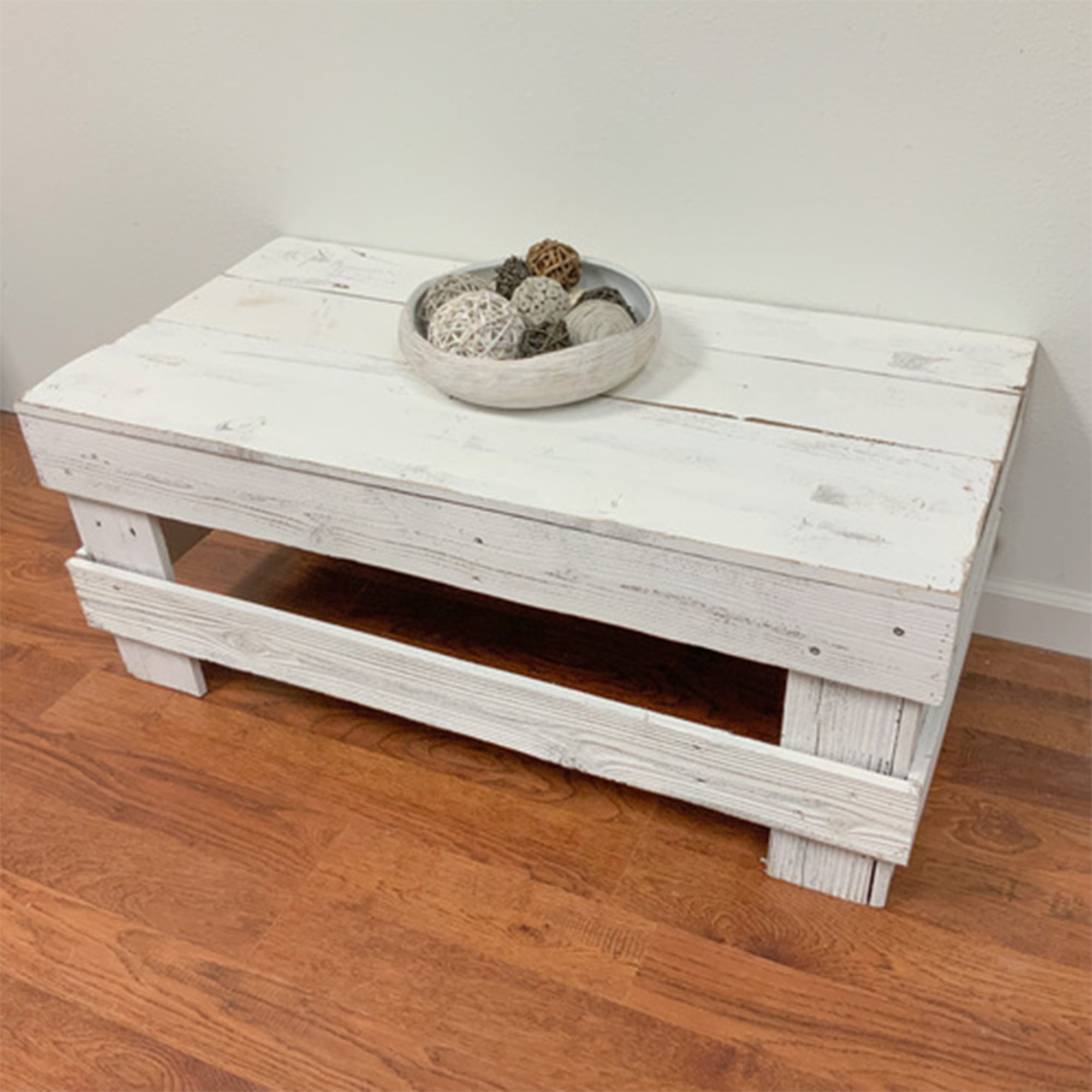 del Hutson Designs Natural Barnwood Rustic Farmhouse End/Coffee Table, White