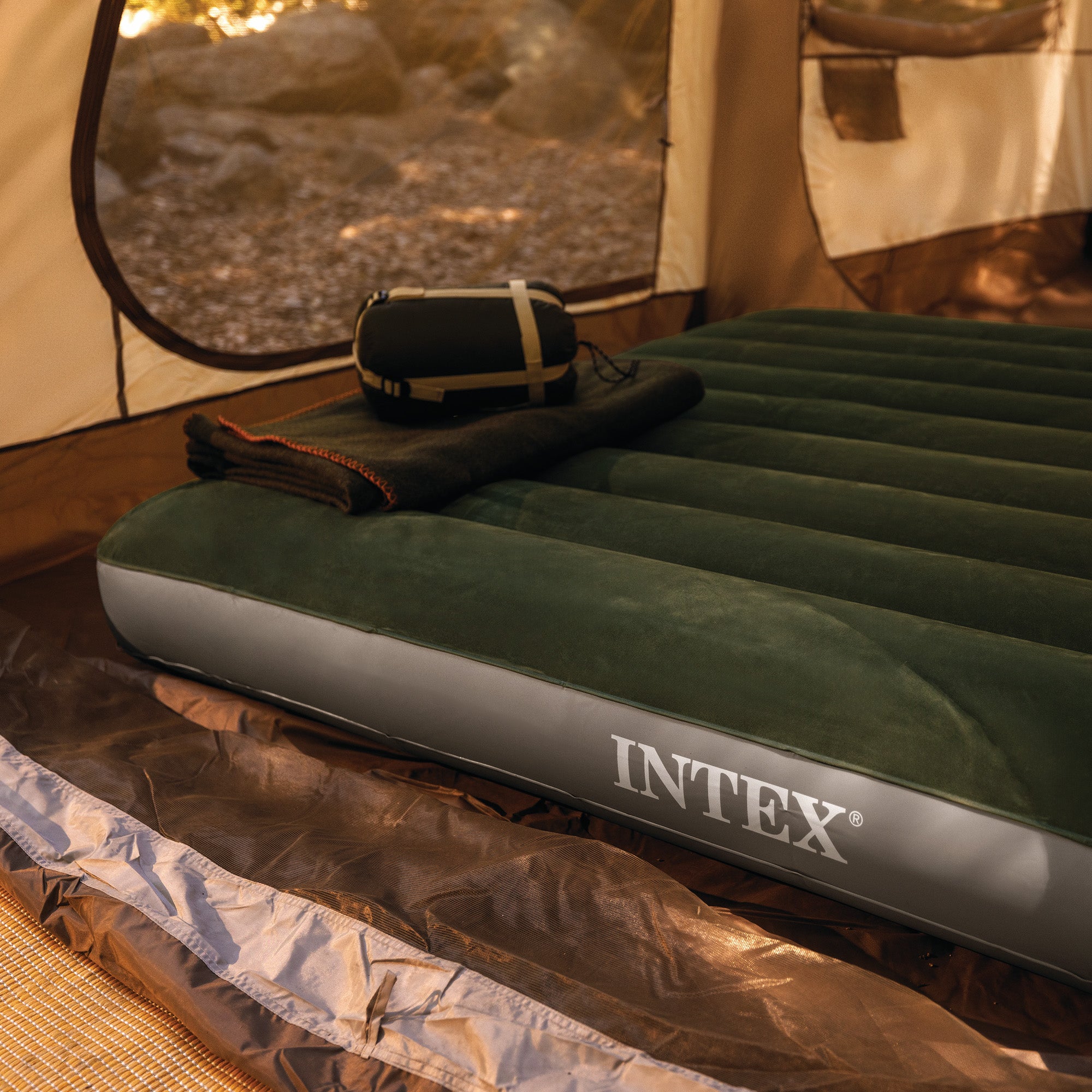 Intex Dura-Beam Standard Series Downy Airbed with Built-In Foot Pump, Twin Size