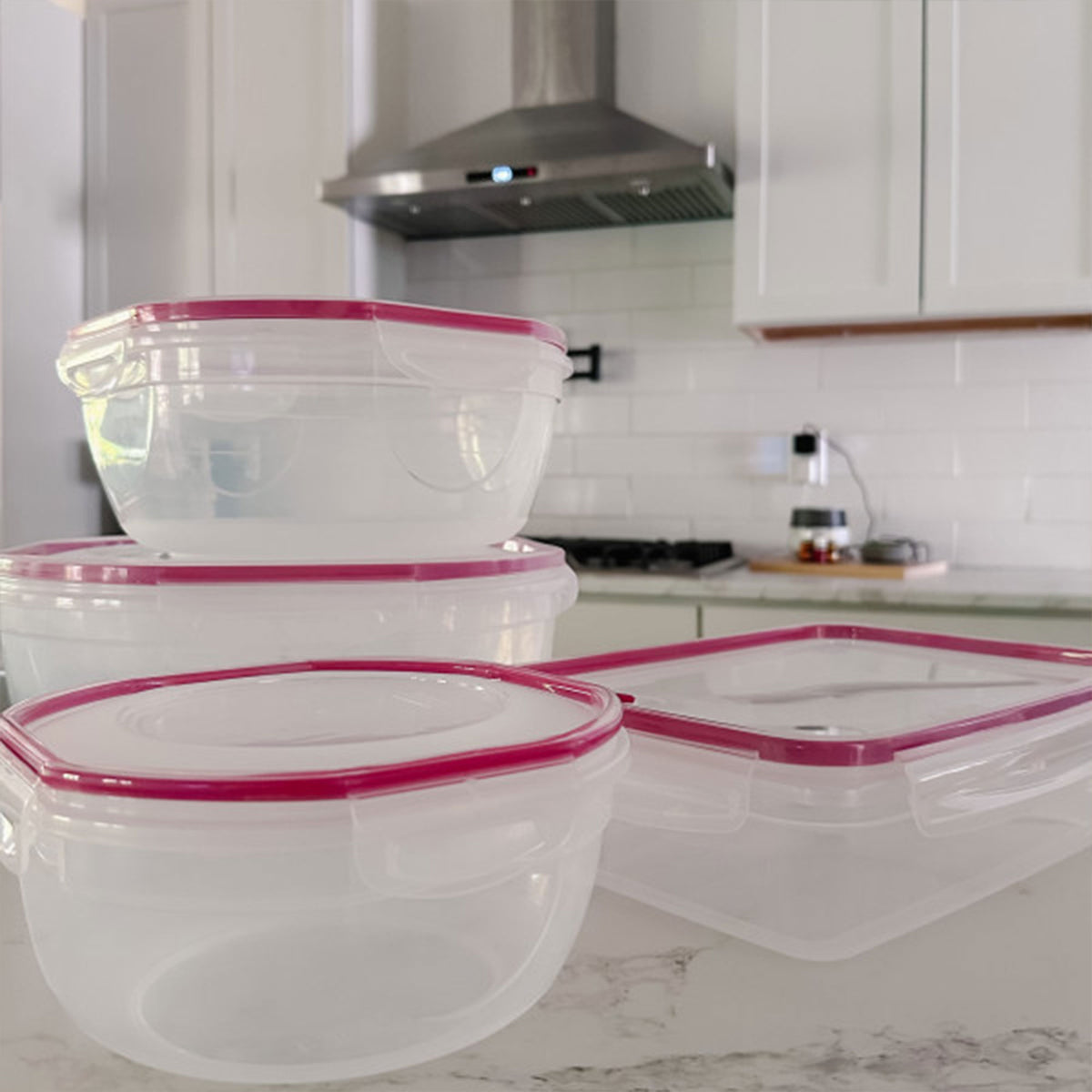 Sterilite Ultra Seal 16 Cup Rectangular Food Storage Containers, Red (4 Pack) - VMInnovations