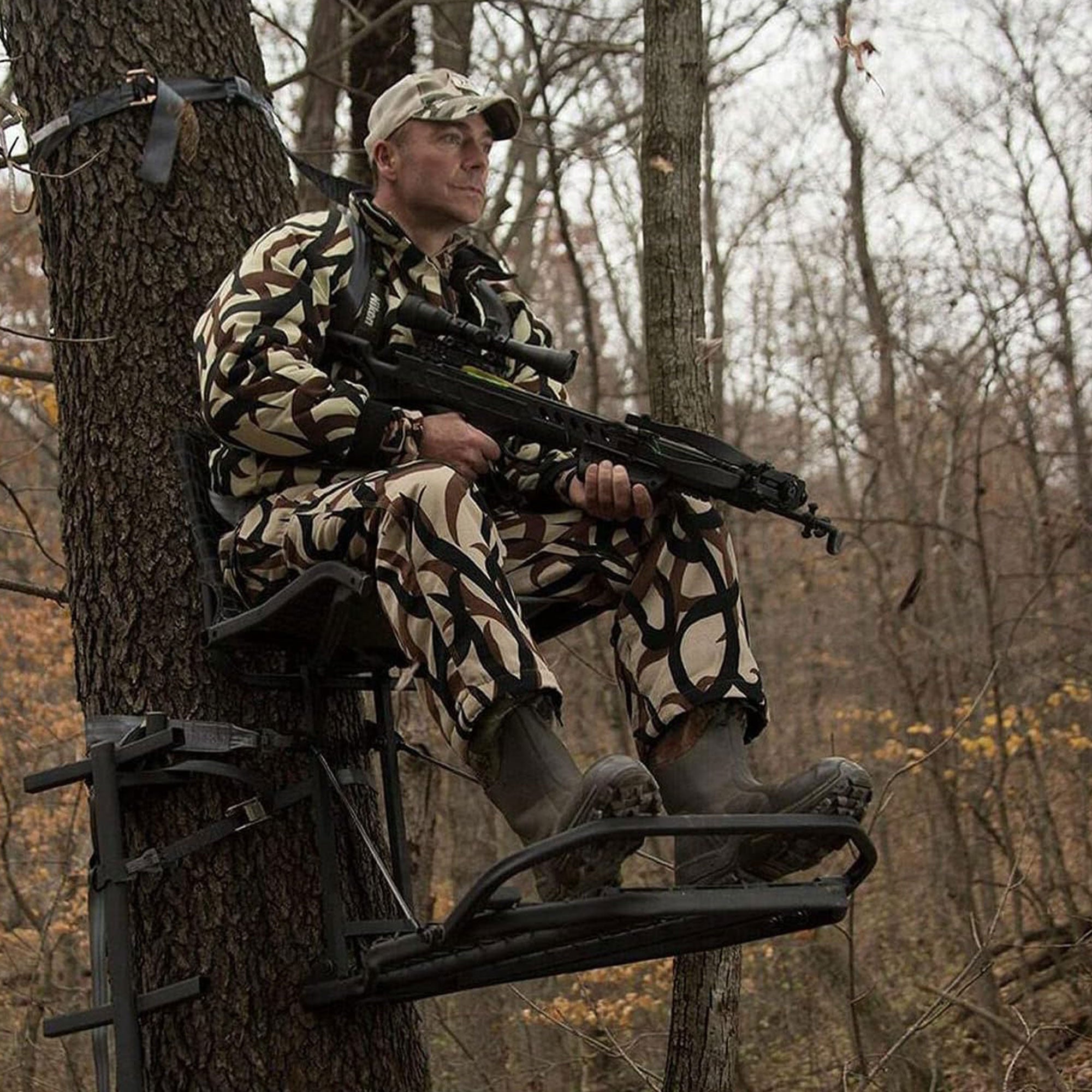 Hawk Kickback LVL Steel Hang-On Tree Stand w/ Leg Extension Footrest (Used) - VMInnovations