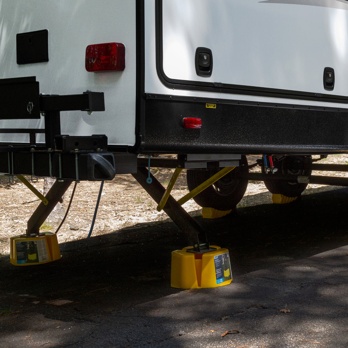 Camco Yellow Leveling Stabilizer Jack Support Stand 5000 LB Load Capacity (Used)