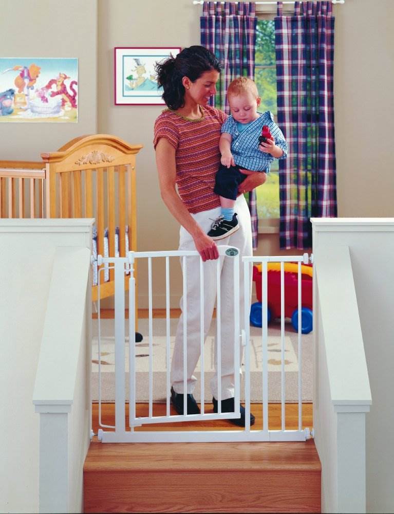 North State 4819 Durable 38.75 Inch Metal Auto-Close Baby/Child Safety Pet Gate