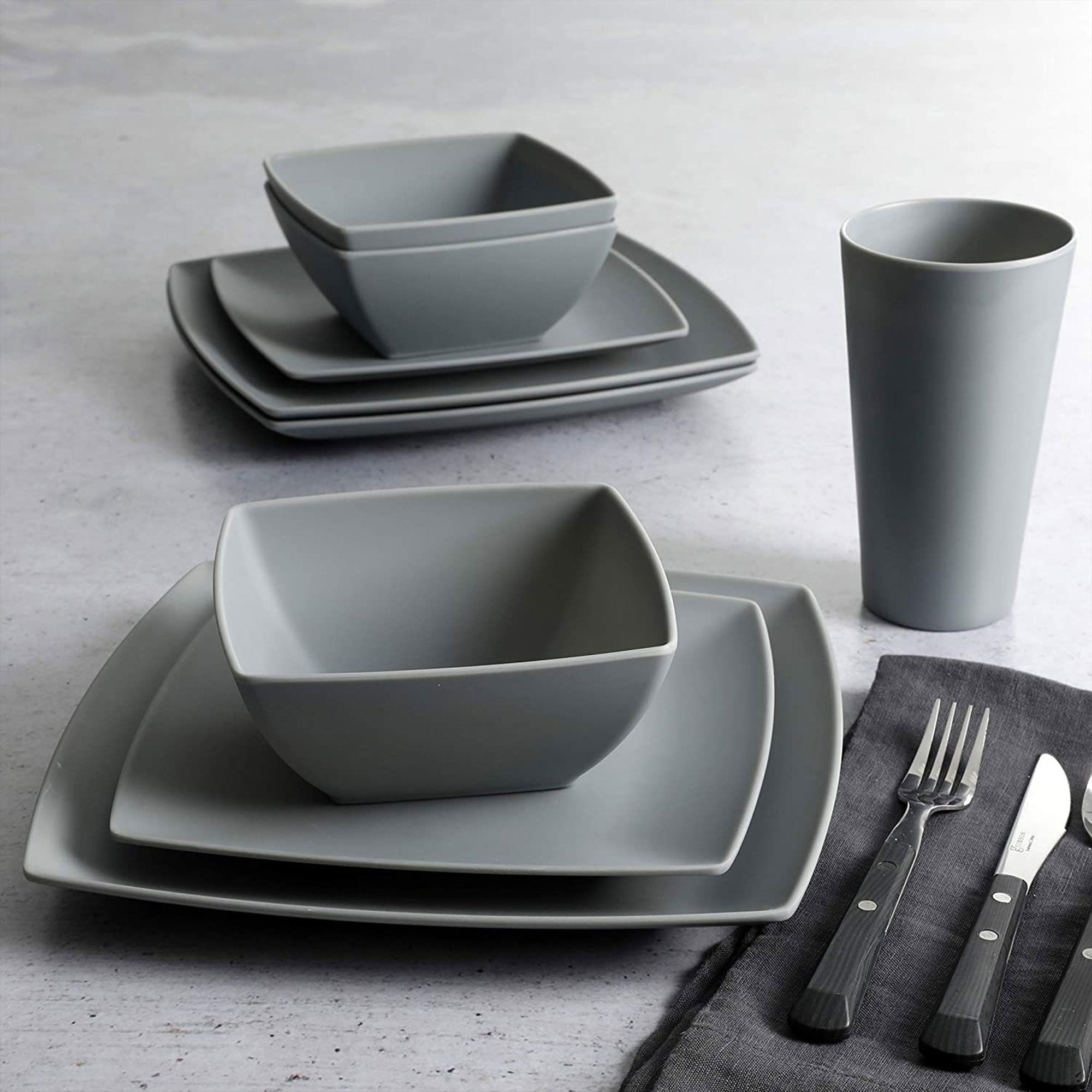 Gibson Home 16 Piece Square Melamine Dinnerware Set Plates/Bowls/Cups (Used)