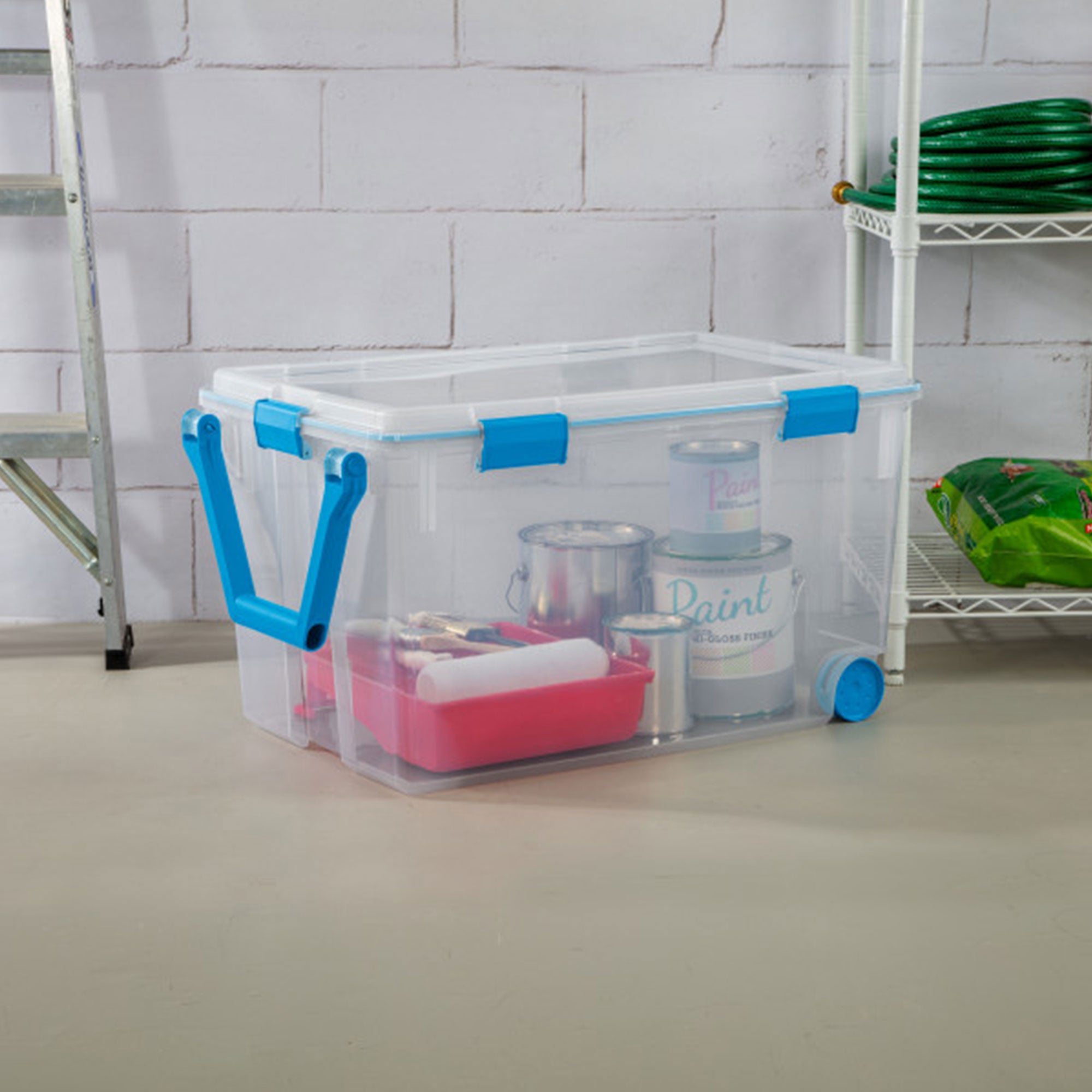 Sterilite 19434303 120 Quart Clear Plastic Storage Box & Lid w/ Blue Latches (Open Box)