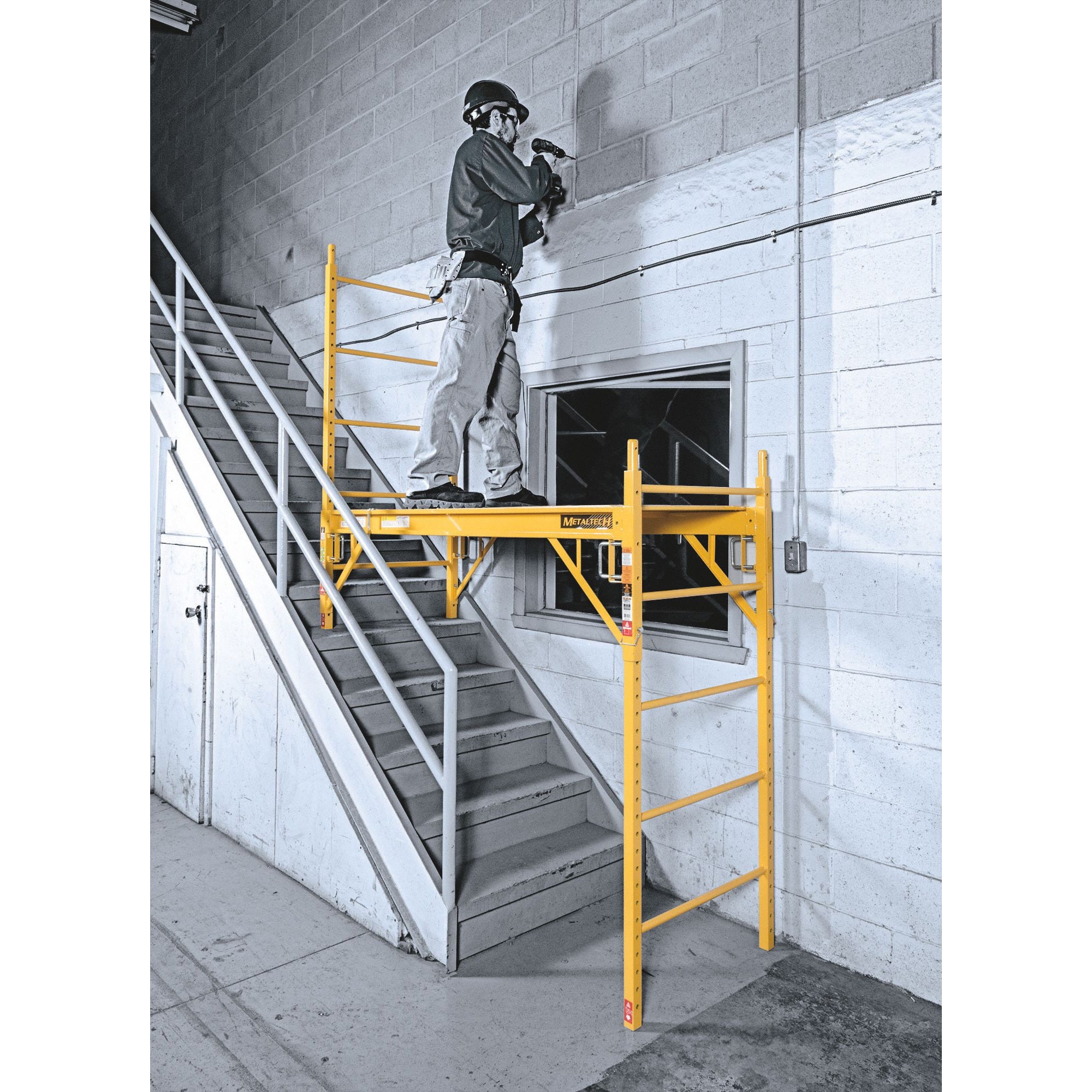 MetalTech 6ft Jobsite Series Baker Scaffolding with Locking Wheels (Used) - VMInnovations
