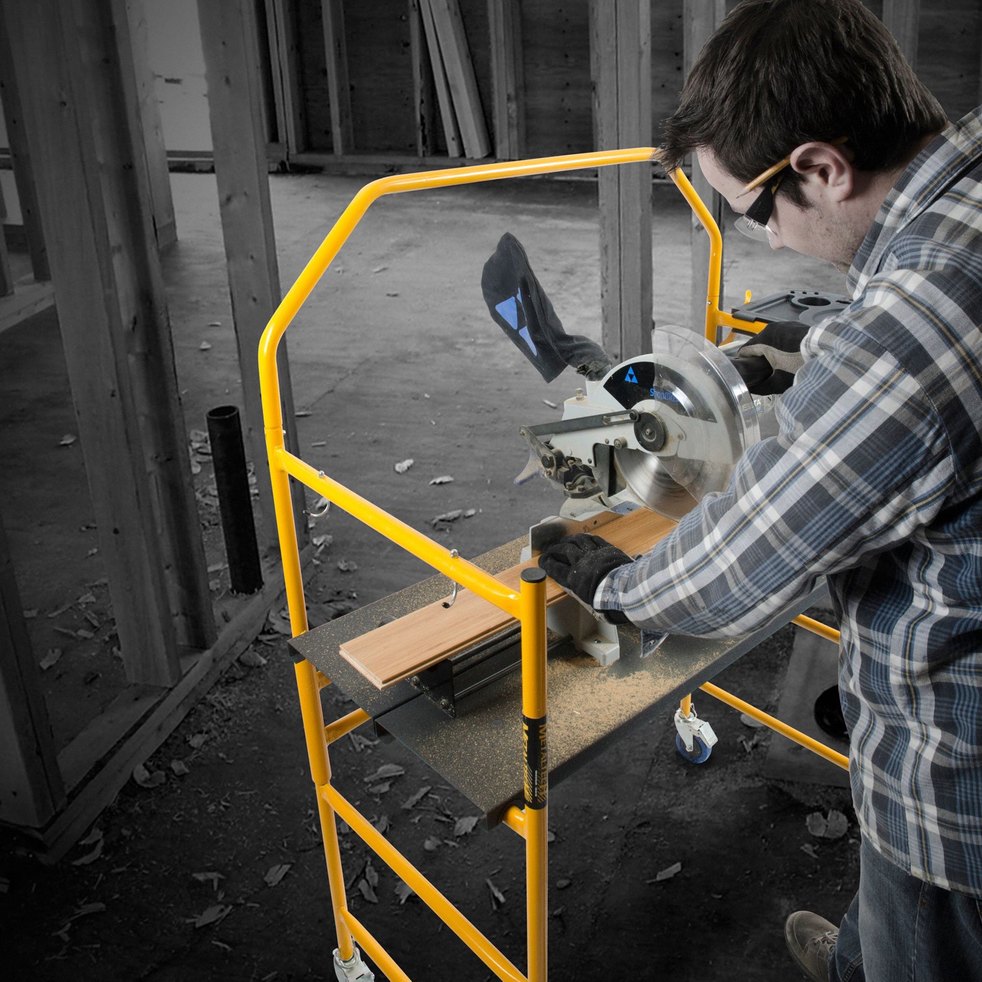 MetalTech Jobsite Series Mobile Scaffolding with Locking Wheels (Open Box) - VMInnovations