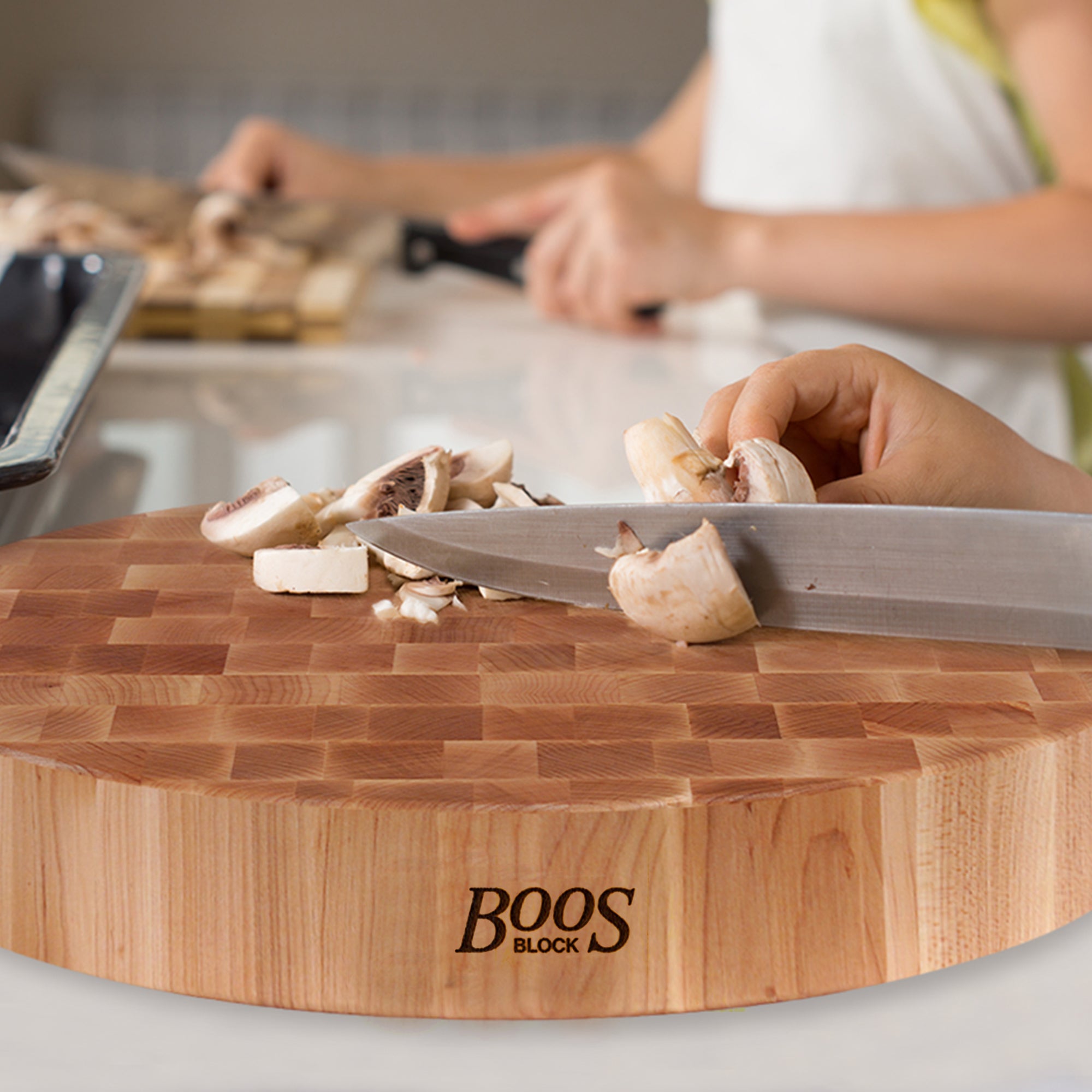 John Boos Classic 18 Inch Wood Round Chopping Block, Maple Wood Grain (Open Box)
