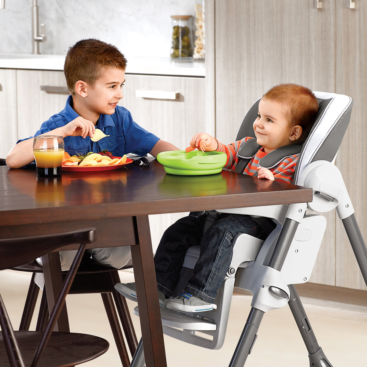 Chicco Ultra-Slim Portable Folding Single Pad Reclining Polly Highchair, Lilla - VMInnovations