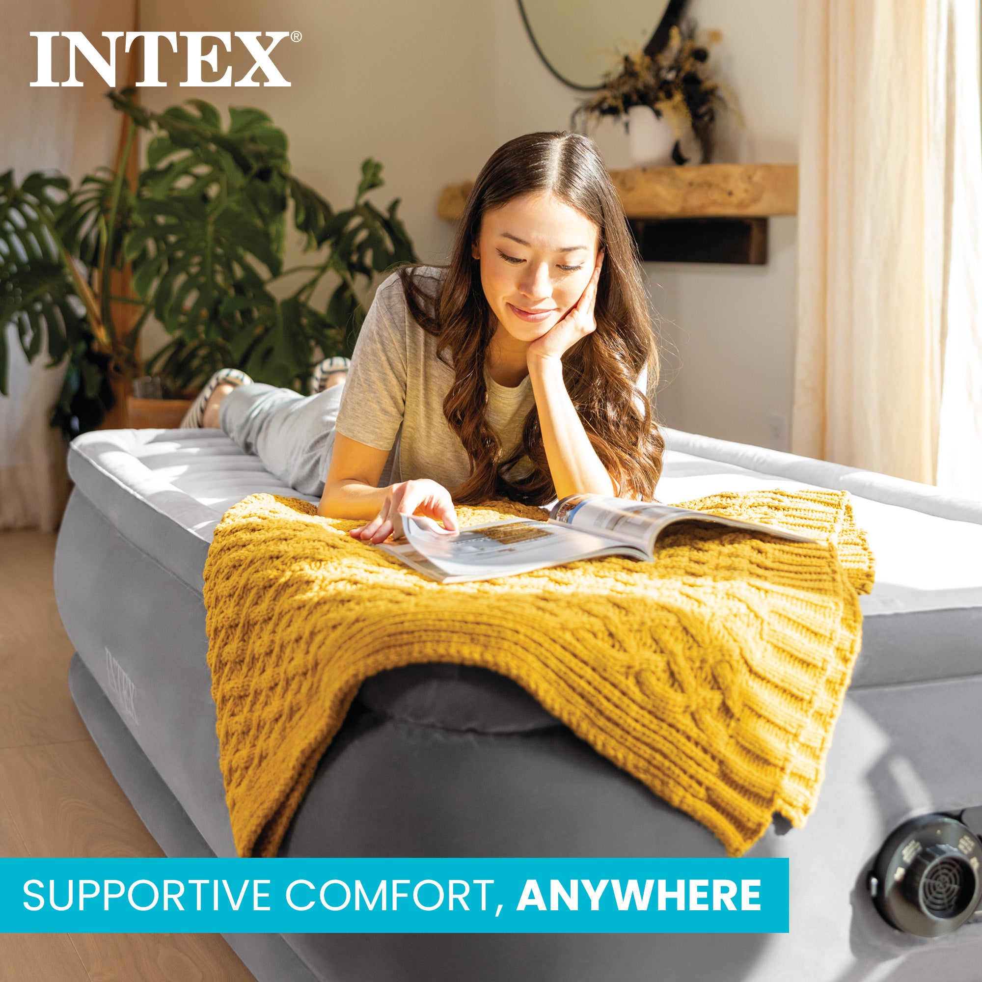 Intex Dura Beam Deluxe Pillow Raised Bed with Built In Pump, Queen Air Mattress