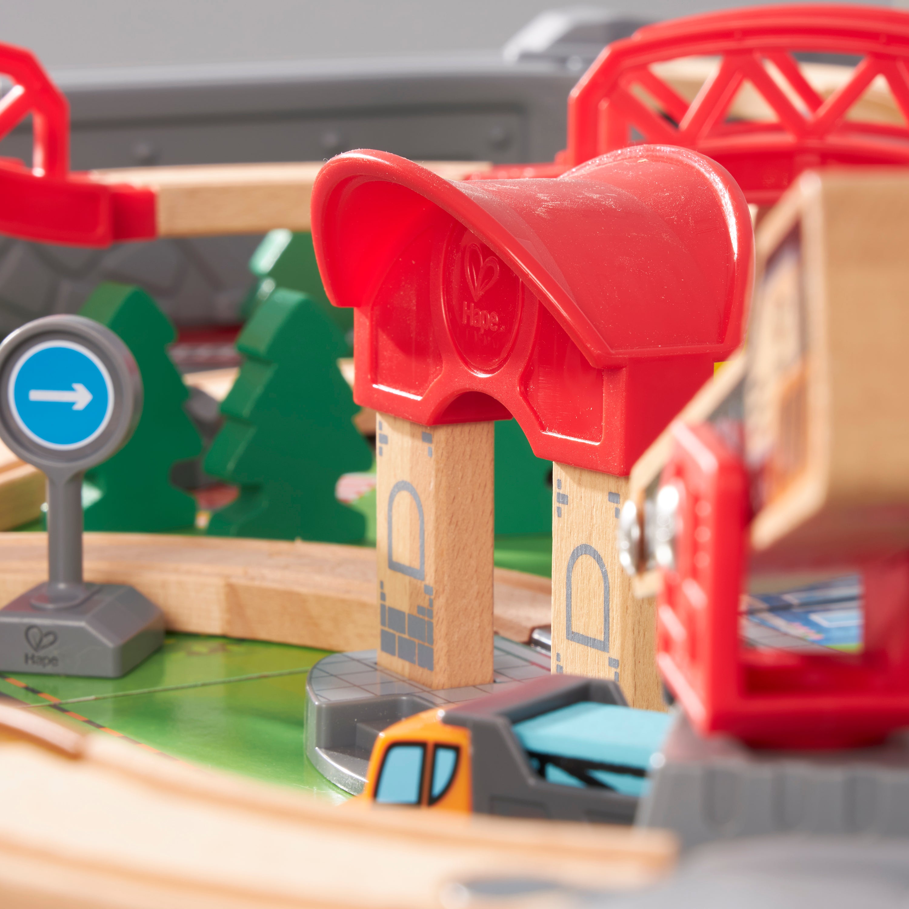 Hape 70 Piece Railway Train Set Table with Battery Powered Locomotive (Open Box)