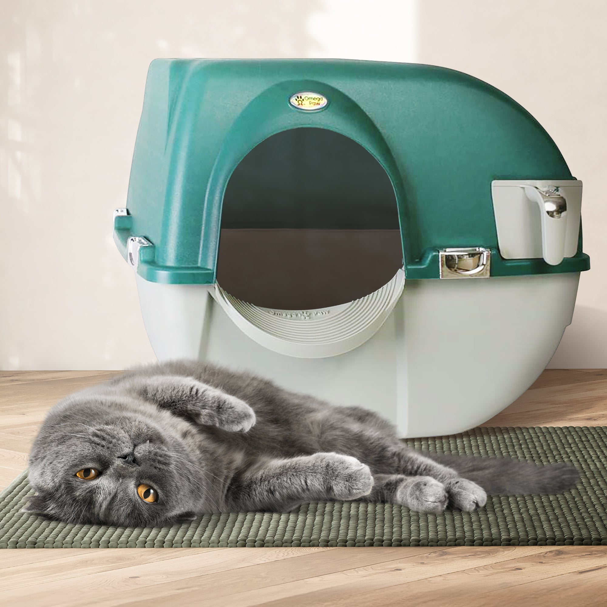 Omega Paw Roll N Clean Self Cleaning Enclosed Cat Litter Box, Green (Open Box)
