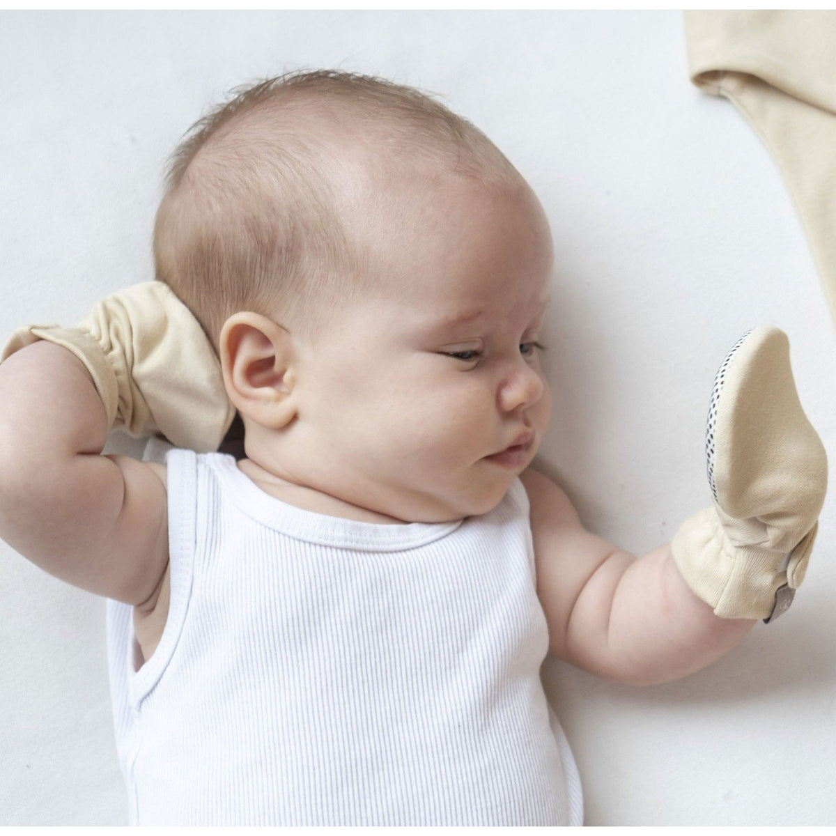 Goumikids 0-3M Baby Sleeper Gown Pajamas and No Scratch Infant Mittens (2 Pairs) - VMInnovations