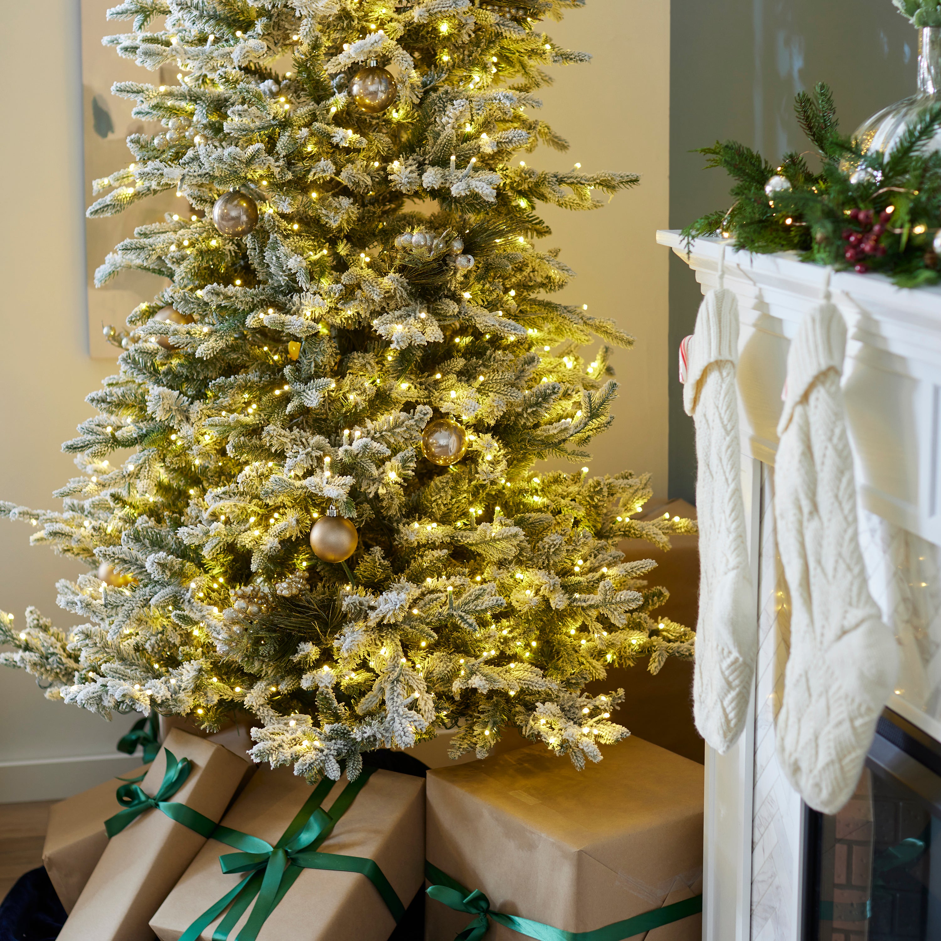 Evergreen Classics 7.5ft LED Pre Lit Flocking Pine Christmas Tree (Used) - VMInnovations