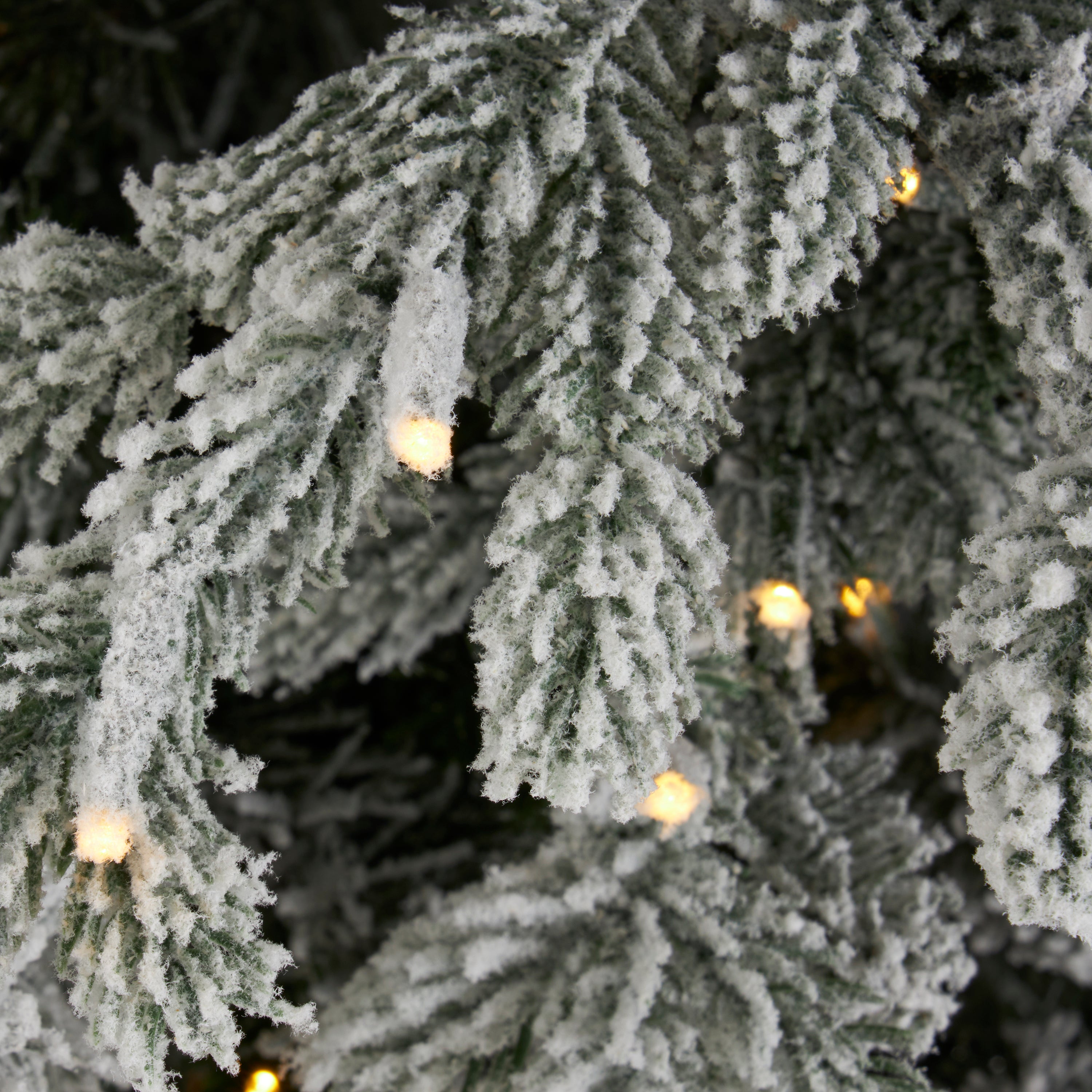 Evergreen Classics 7.5ft LED Pre Lit Flocking Pine Christmas Tree (Used) - VMInnovations