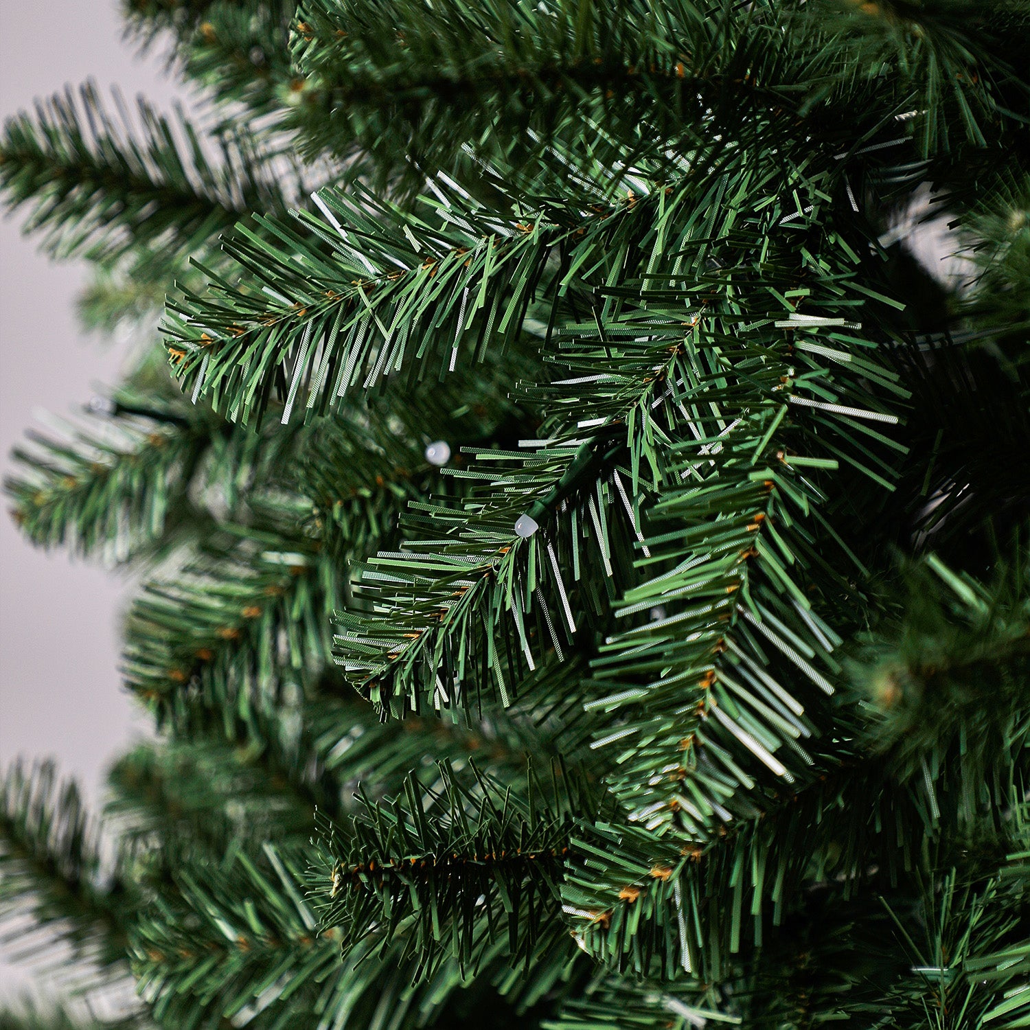 Evergreen Classics 9' Color Blast Pencil Pine Tree, 250 LED Lights (For Parts) - VMInnovations