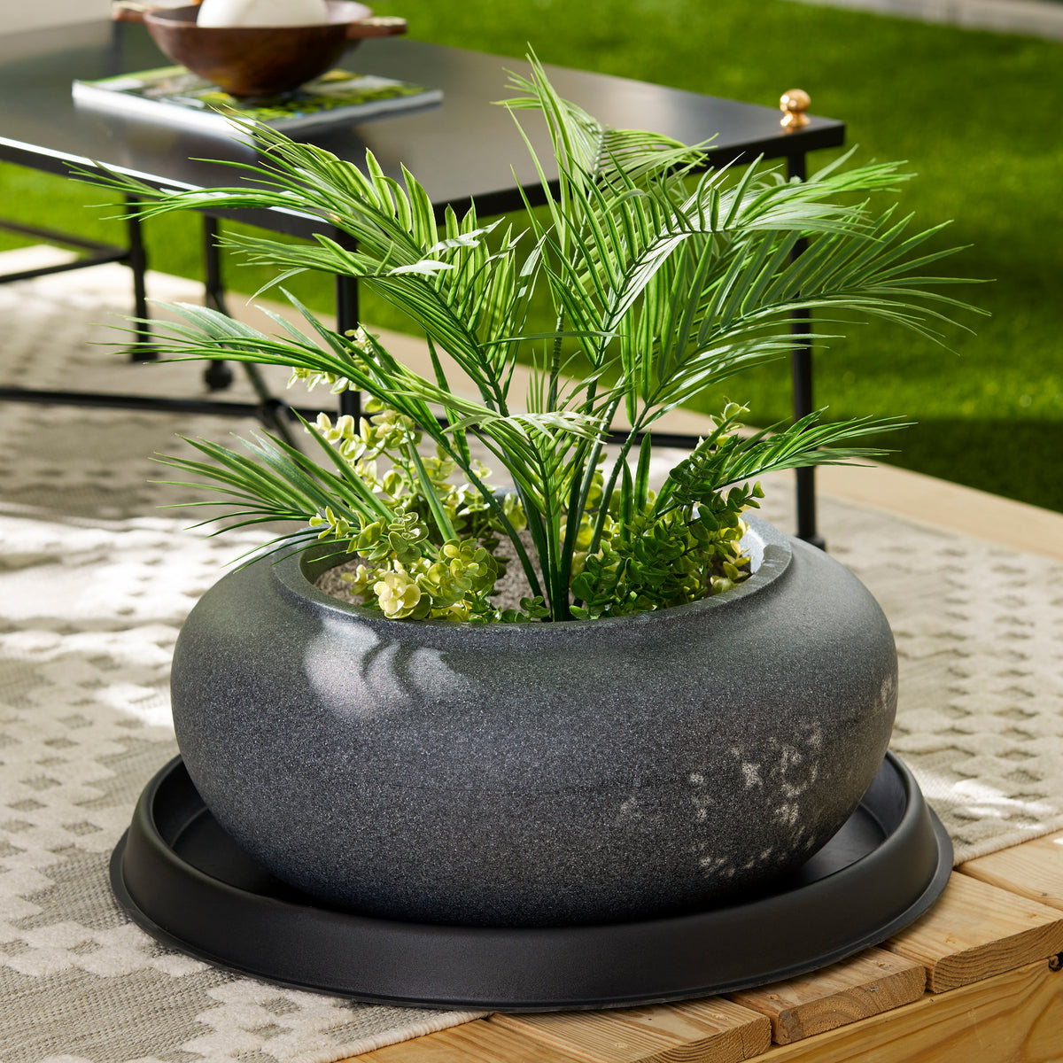 HC Companies Terrazzo Indoor or Outdoor 23.4 In Saucer for 30 In Planters, Black