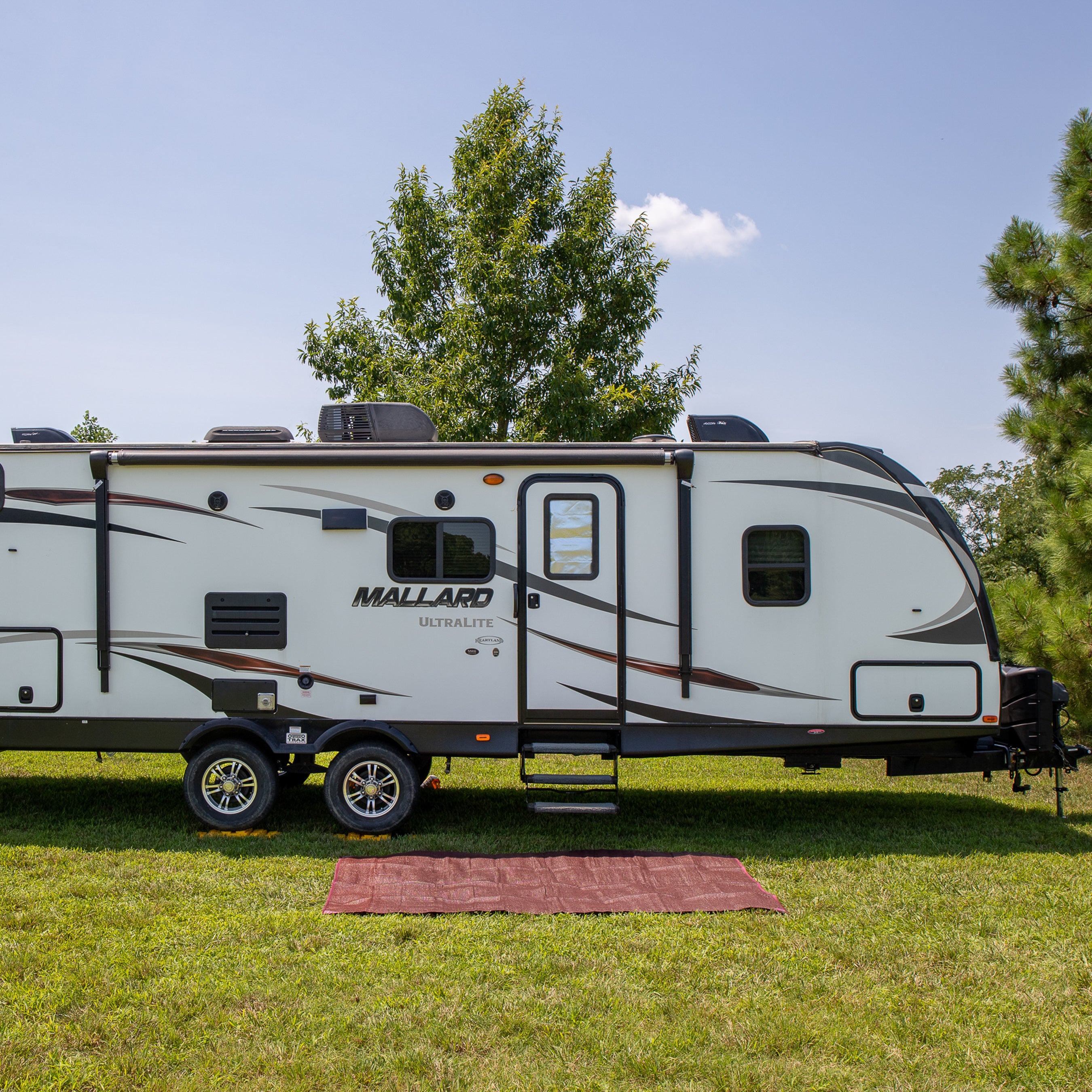 Camco 42882 Reversible 6 Foot by 9 Foot Outdoor RV Awning Leisure Mat, Burgundy