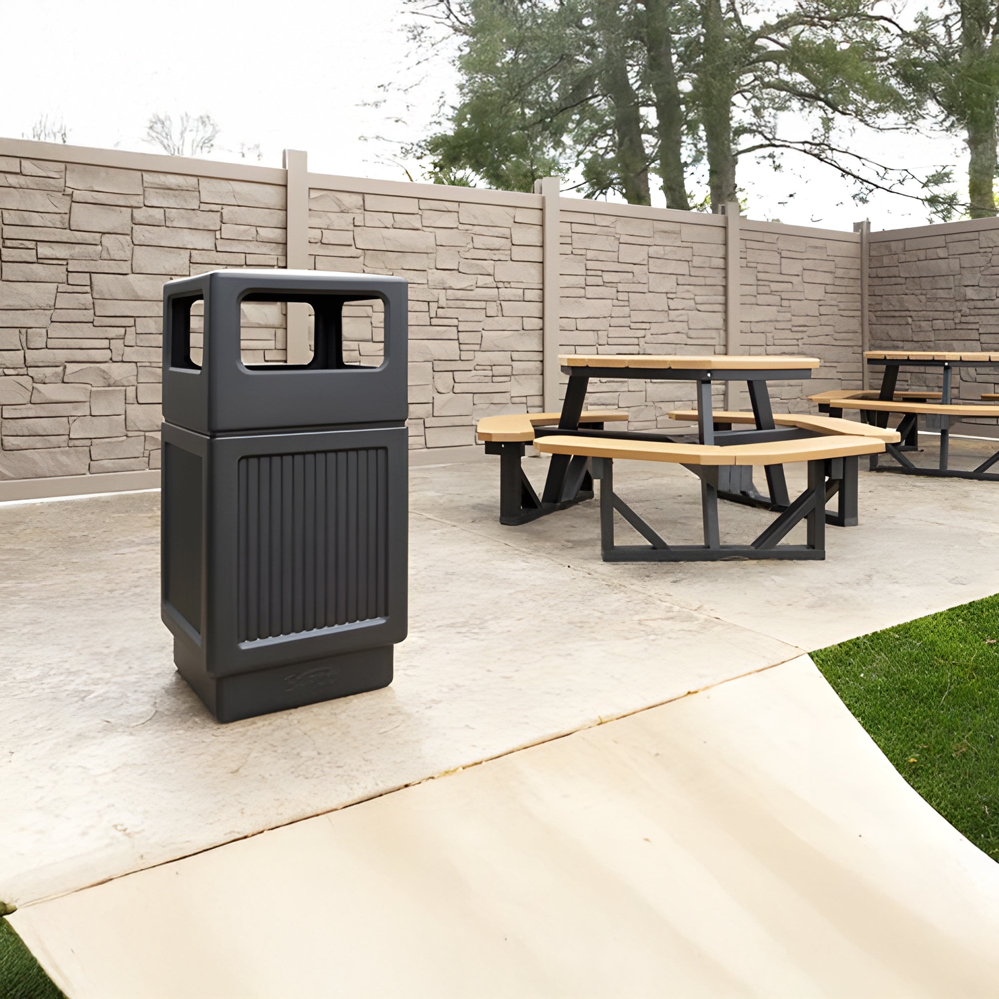 Safco Canmeleon Outdoor and Indoor Recessed Panel Trash Can, 38 Gal (Used) - VMInnovations