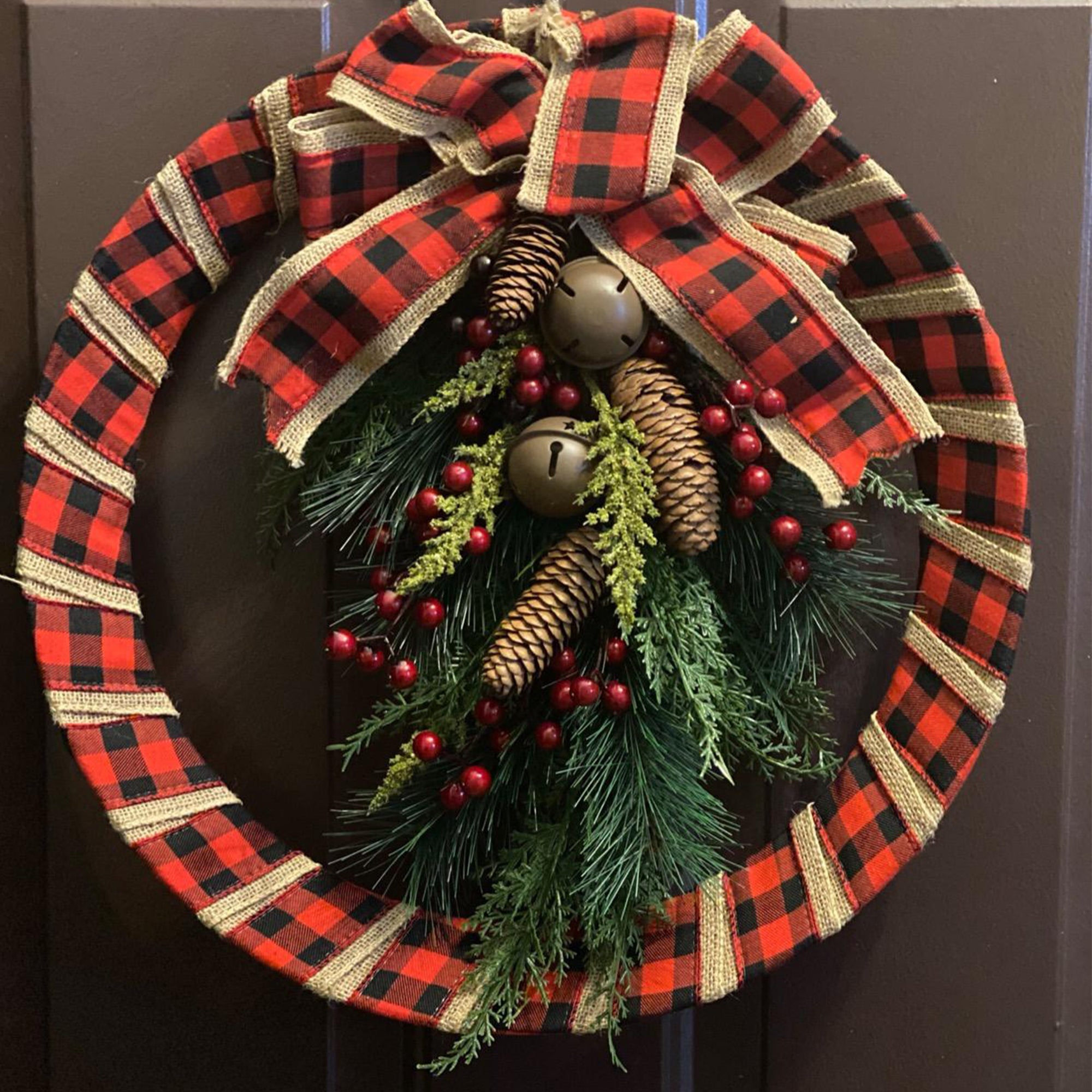 Haute Decor 18" Round Indoor/Outdoor Christmas Wreath w/Pinecones, Buffalo Check - VMInnovations