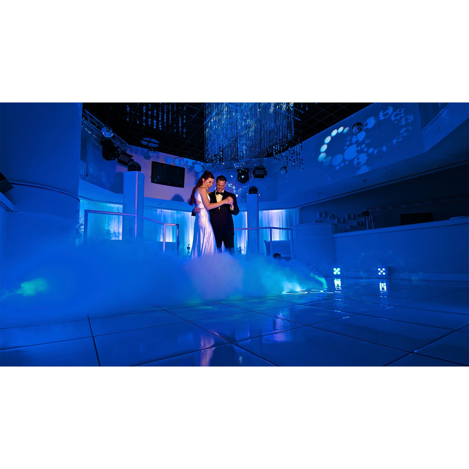 CHAUVET DJ 1 Gallon Bottle of Fog Smoke Juice Fluid for Fog Machines | FJU - VMInnovations