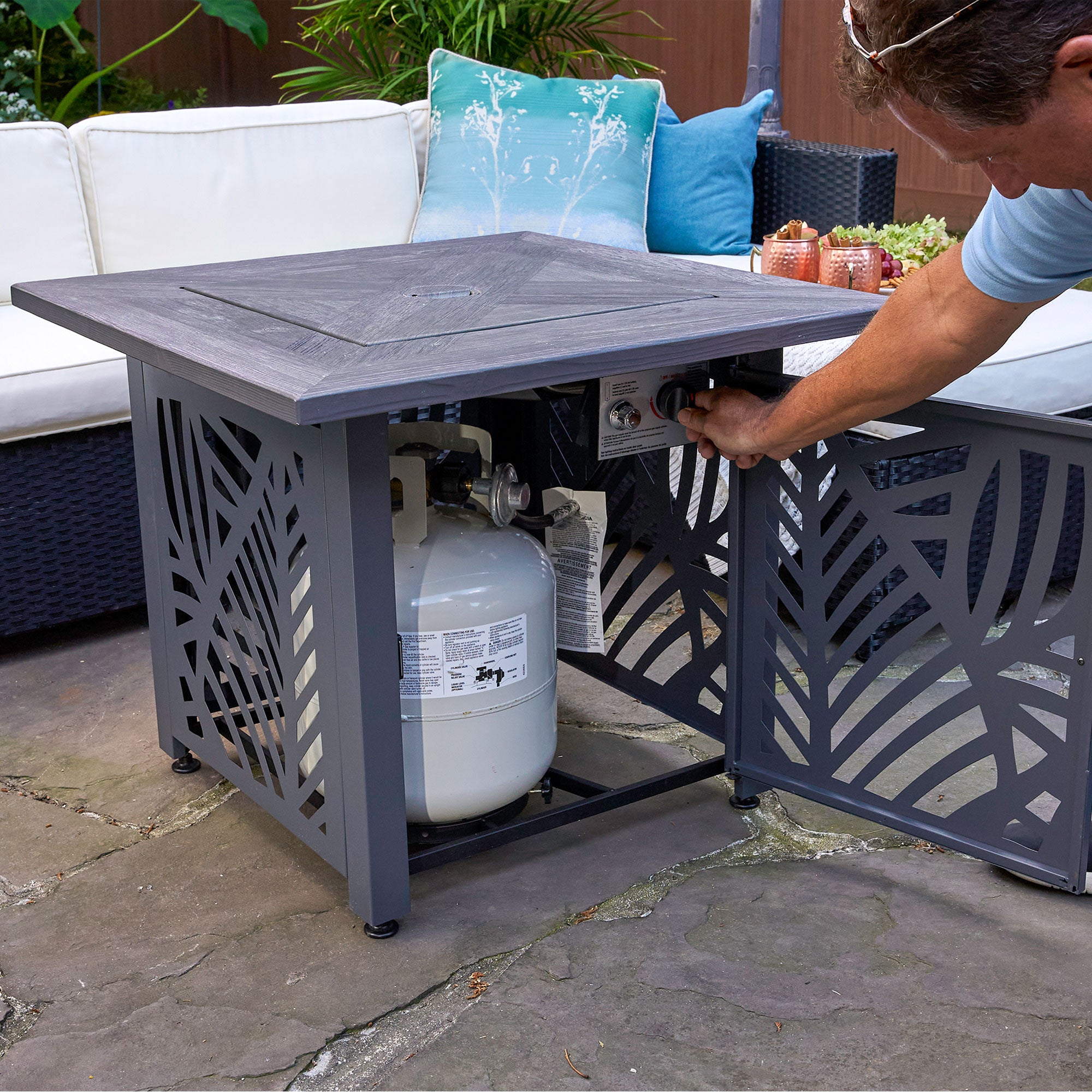 Endless Summer Lindsey 30 Inch Square Outdoor UV Printed LP Gas Fire Pit (Used) - VMInnovations