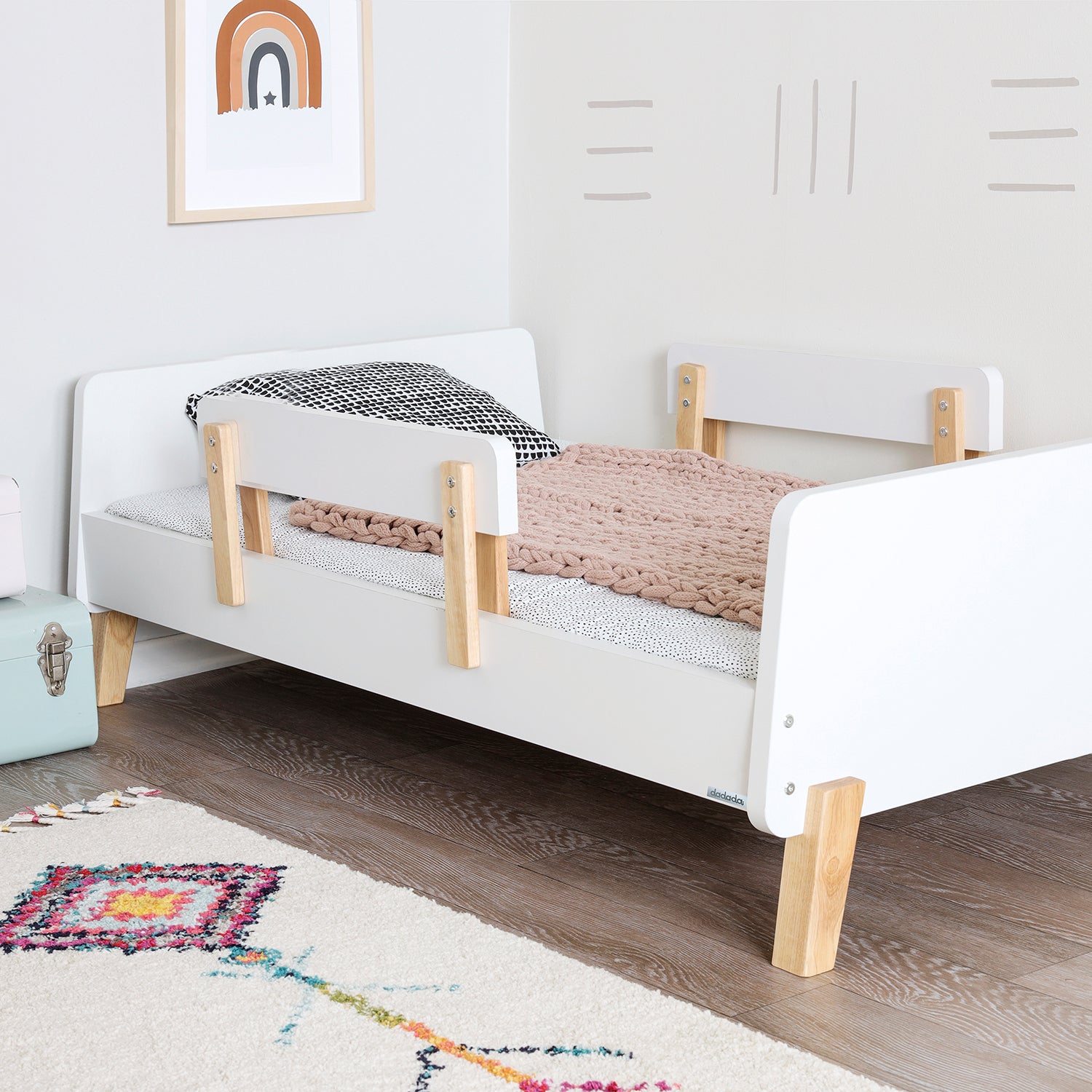 dadada Muse Low Profile Toddler Bed w/2 Removeable Side Rails, White (Open Box) - VMInnovations