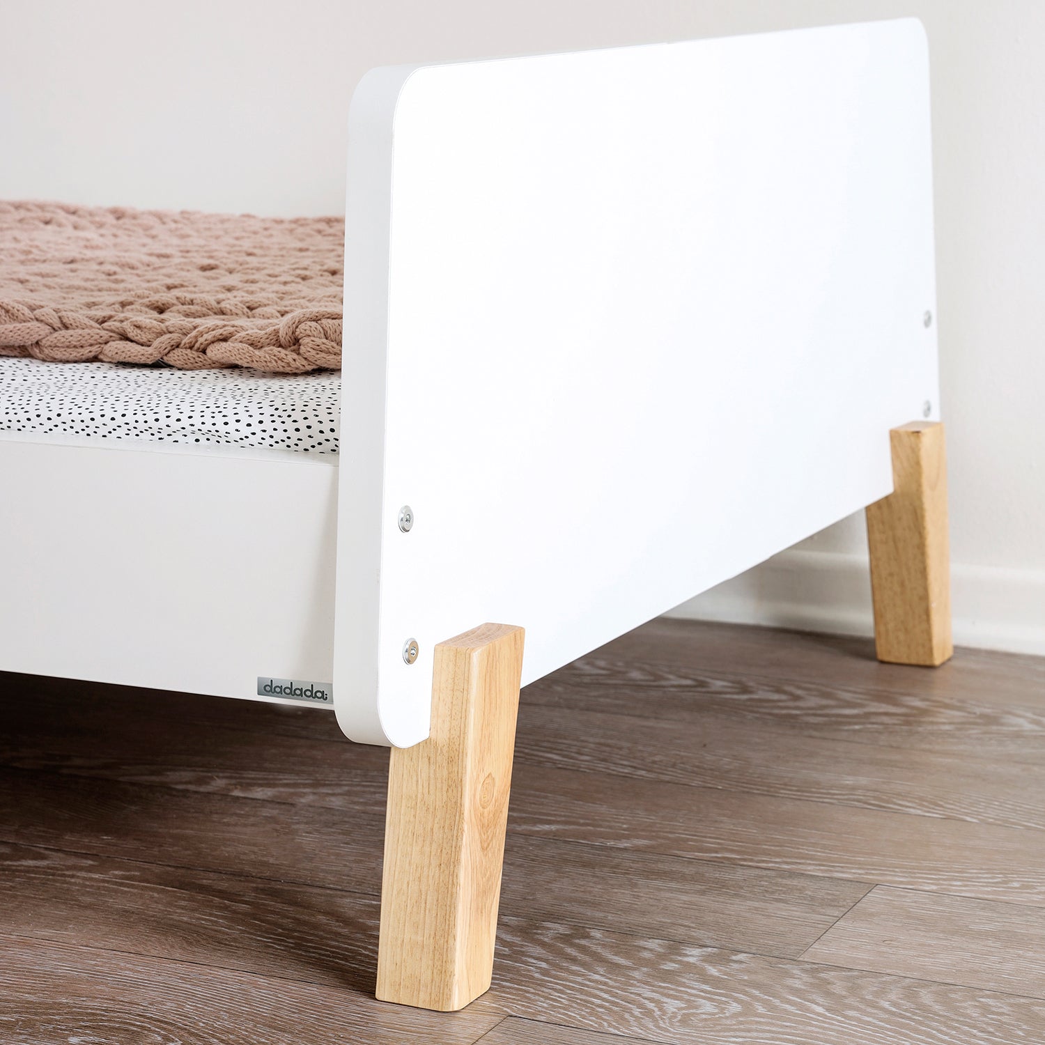 dadada Muse Low Profile Toddler Bed w/2 Removeable Side Rails, White (Open Box) - VMInnovations
