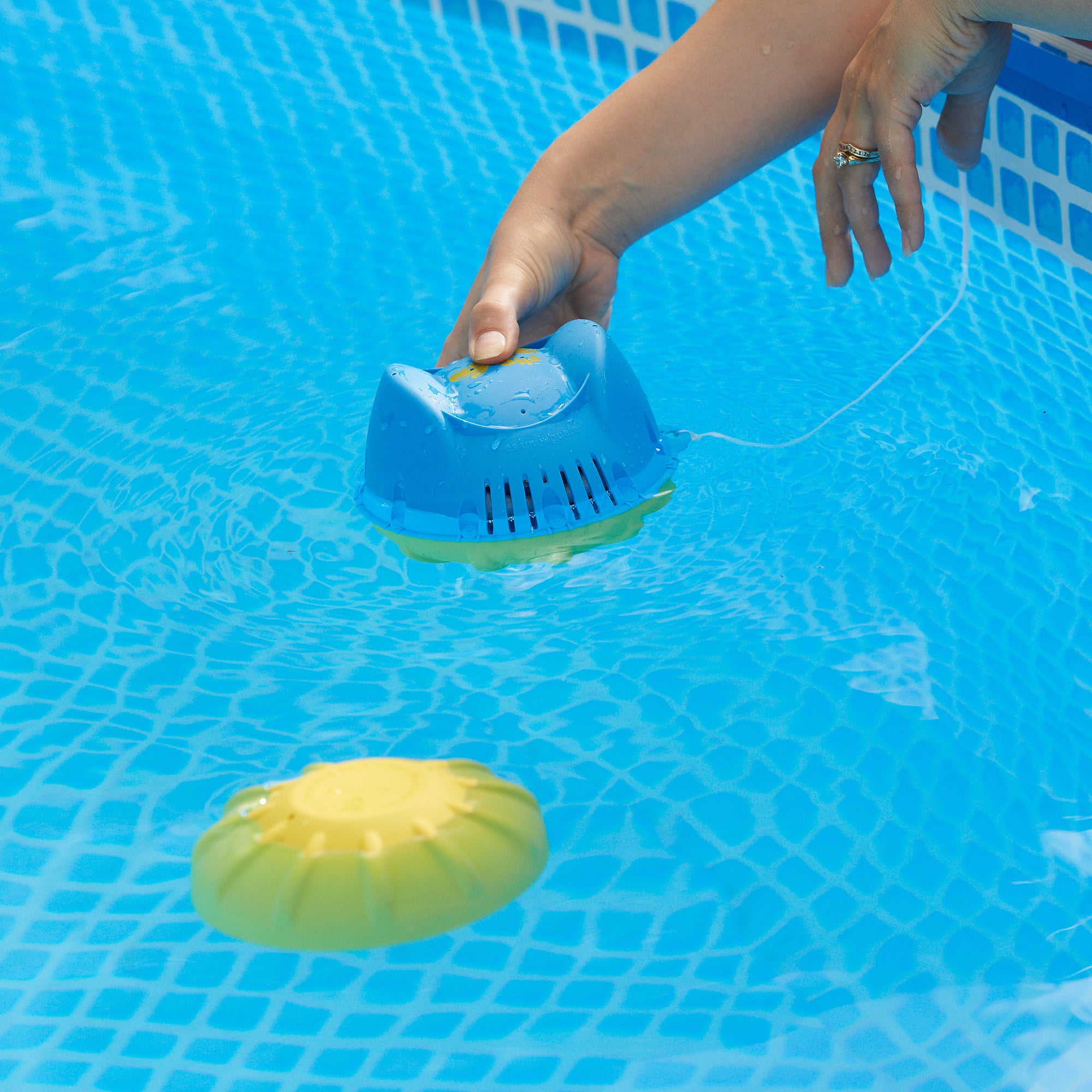 Hey! Cool Pool Flip Plop Mineral Cleaning Care with Bestway Water Filter Pump - VMInnovations