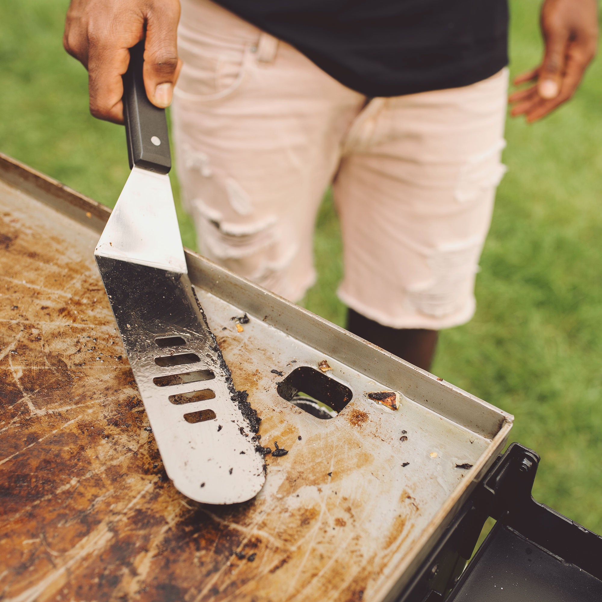 Razor 34.5" 3-Burner Tabletop Griddle for Backyard Cooking & Camping (For Parts) - VMInnovations