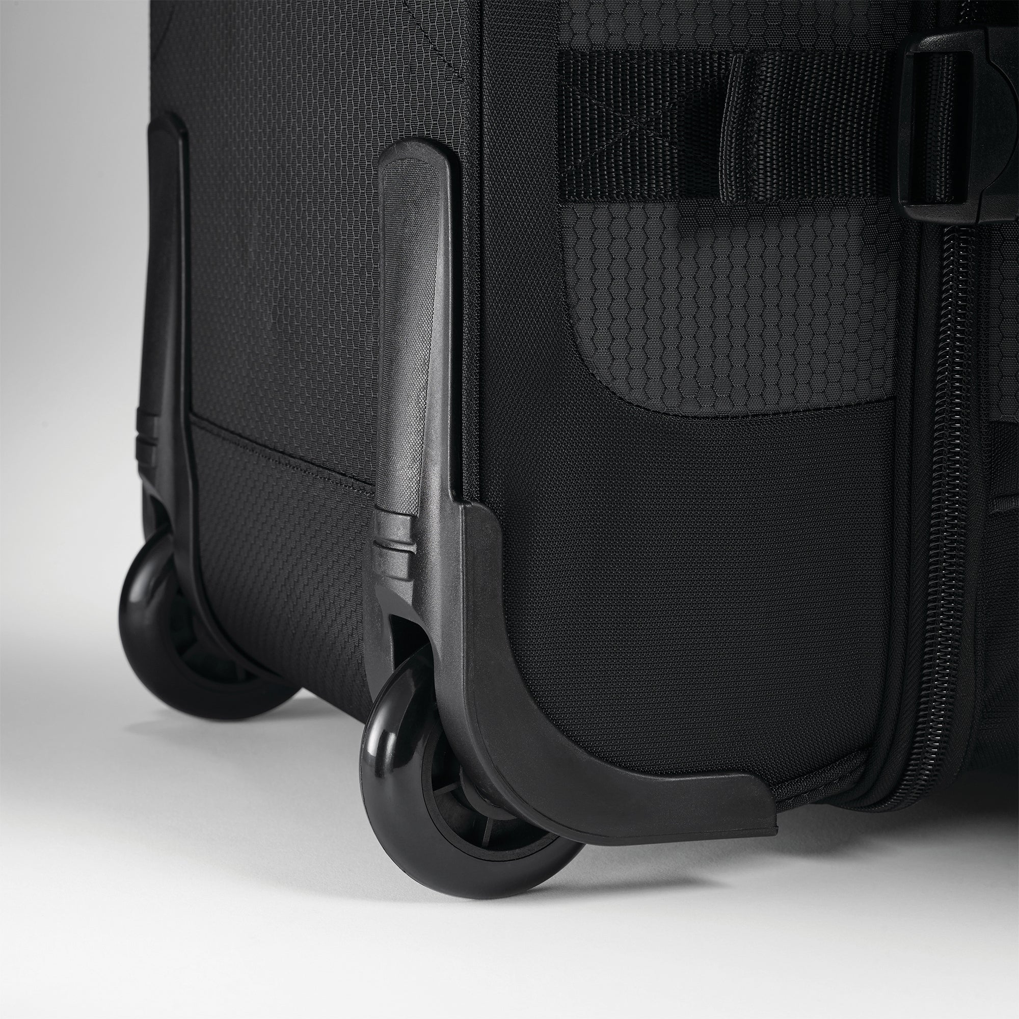 Fairlead 28in Drop Bottom Wheeled Duffel Bag with Handle,Mercury (Open Box) - VMInnovations