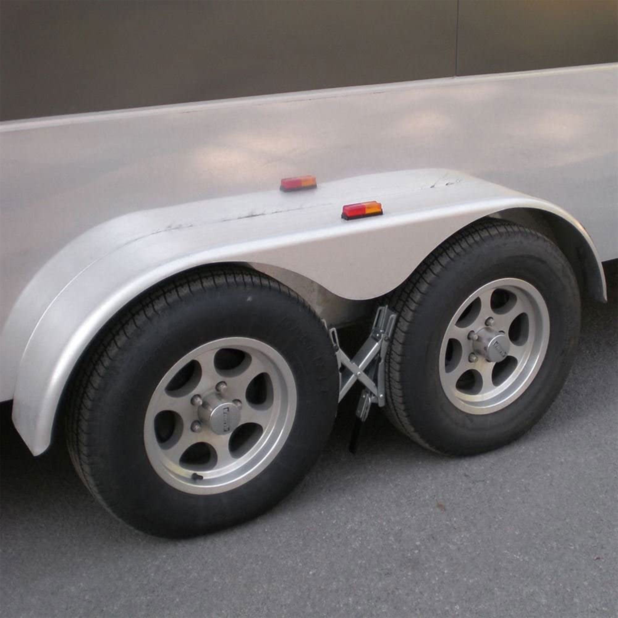 Tow Tuff TTF-01TWC Tandem Wheel Chock, Stabilize Trailers, RVs, Campers (2 Pack) - VMInnovations