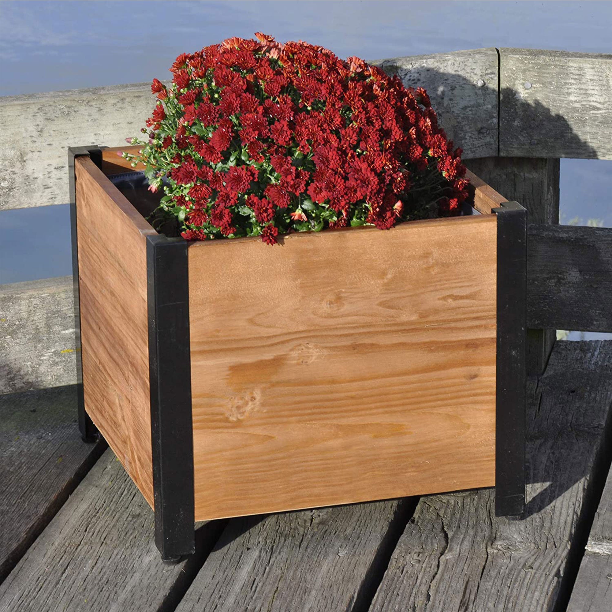 Grapevine 17.2" Wooden Square Urban Raised Garden Planter Box with Liner (Used) - VMInnovations